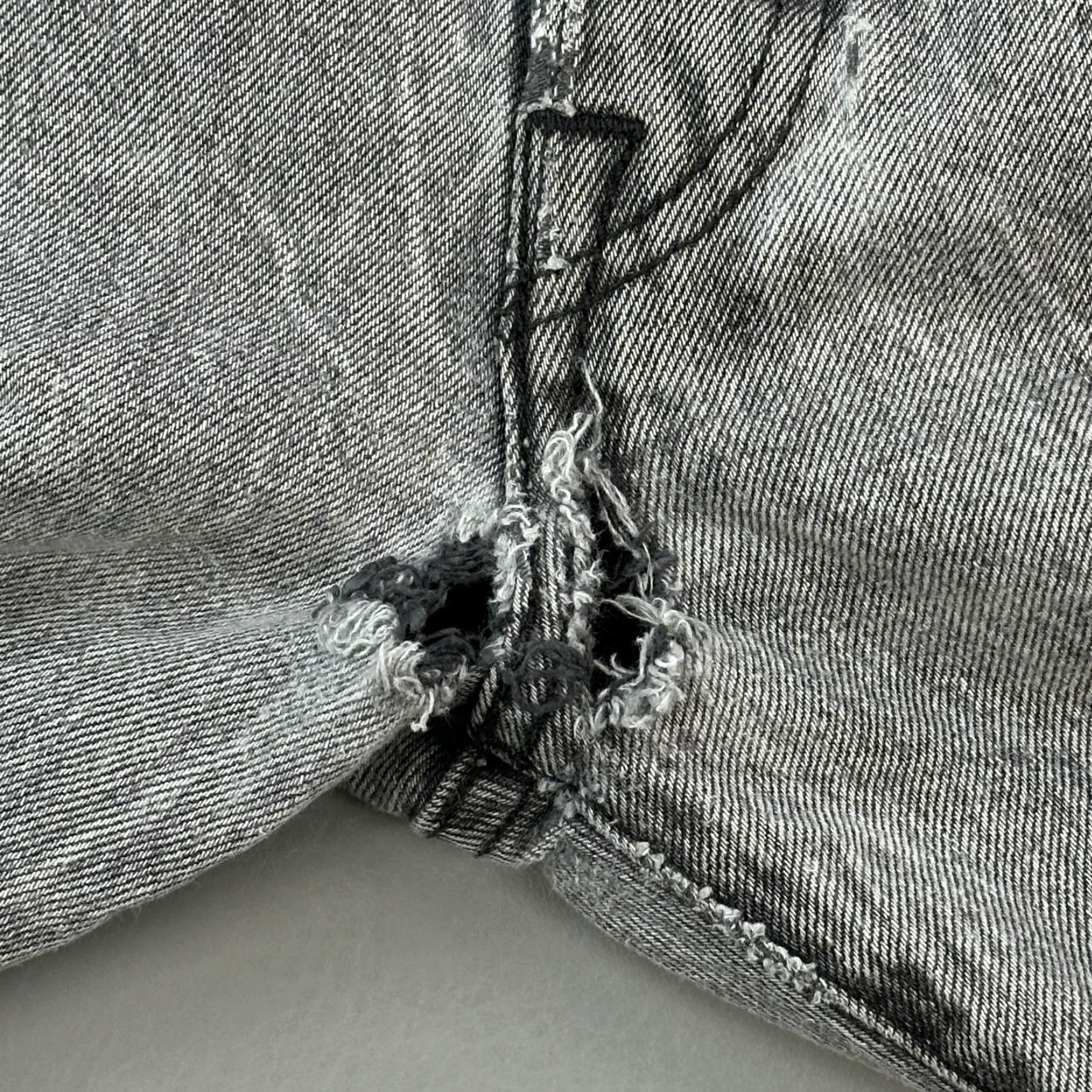 Levi's VINTAGE Levi's 501 Jeans Mens 36x32 Acid Wash Original Fit Distressed Button Fly Size US 36 / EU 52 - 7 Thumbnail