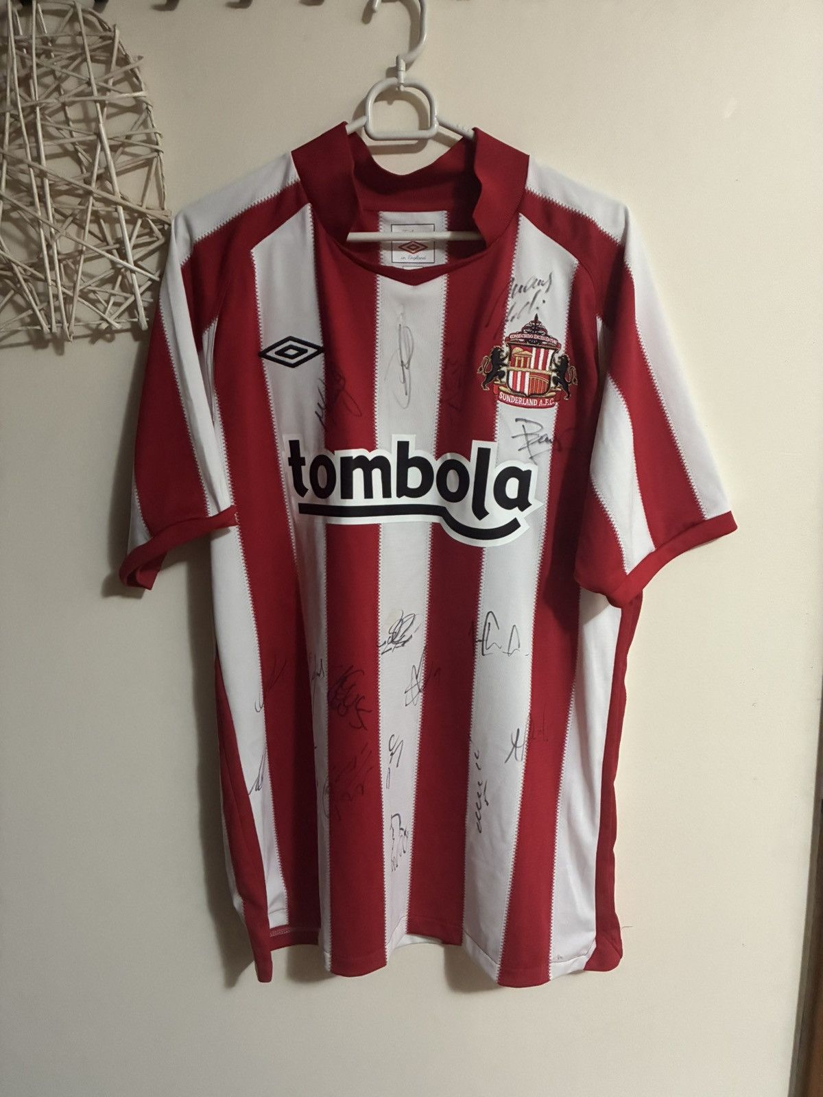 Umbro Sunderland AFC 2010-12 Home Jersey – Multi-Signed – Umbro Size US L / EU 52-54 / 3 - 1 Thumbnail