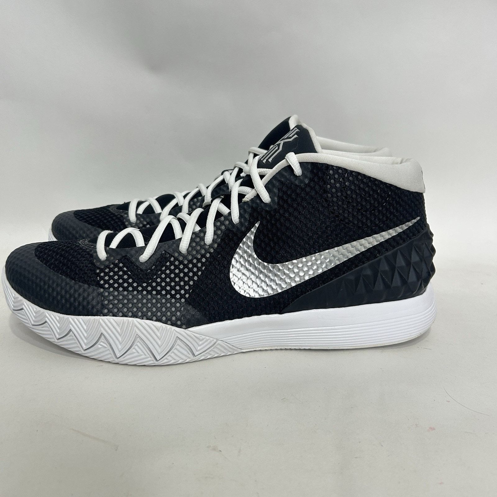 Nike Nike Kyrie Irving 1 Nike ID By You “Black White Silver” Size US 15 / EU 48 - 6 Thumbnail