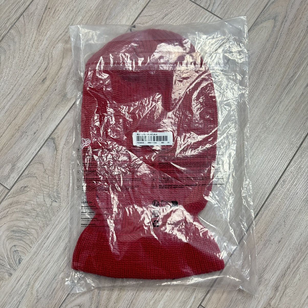New Era × Supreme Supreme New Era Box Logo Balaclava Red FW24 Size ONE SIZE - 4 Thumbnail
