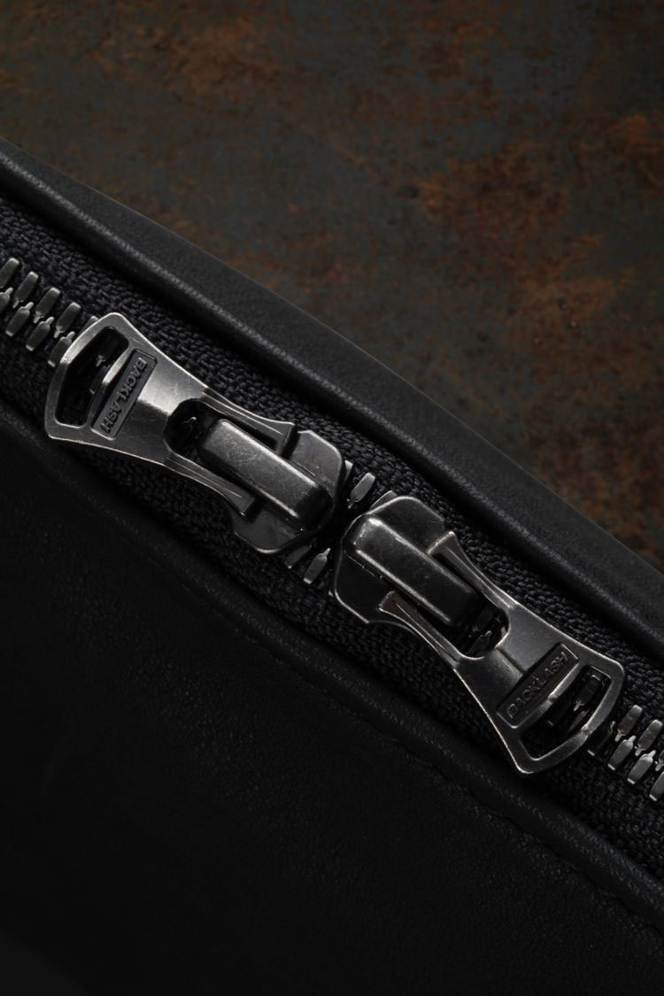 Isamu Katayama Backlash Backlash Shoulder Bag - Japanese Steer Leather Sacoche Size ONE SIZE - 4 Thumbnail