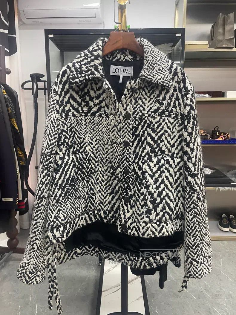 Loewe Loewe Textured Single-Breasted Loose Fit Jacket with Front Size XS / US 0-2 / IT 36-38 - 1 Thumbnail