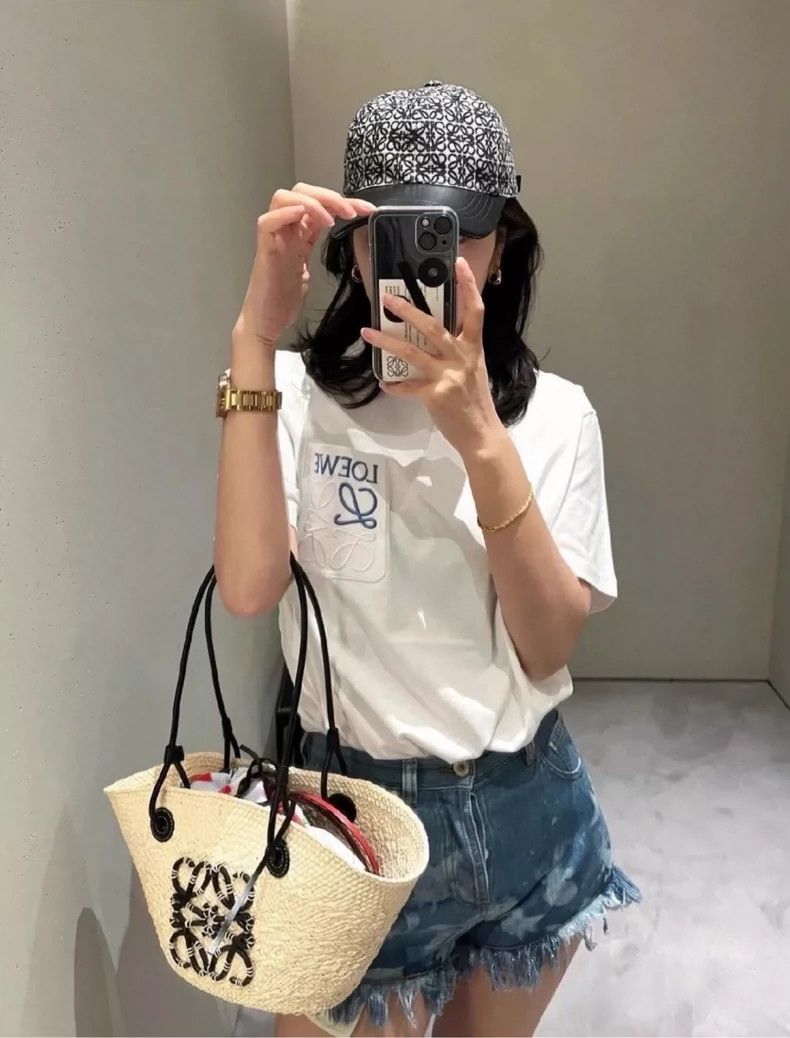 Loewe loewe White short sleeve 2505-Nextarrow Size US L / EU 52-54 / 3 - 7 Thumbnail