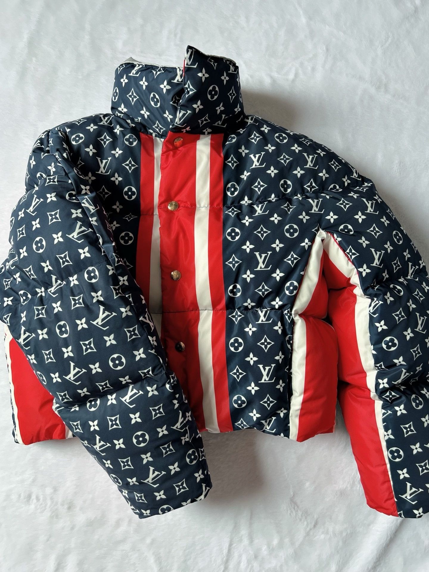 Louis Vuitton Louis Vuitton Logo All-over Print Jacket Size S / US 4 / IT 40 - 1 Thumbnail