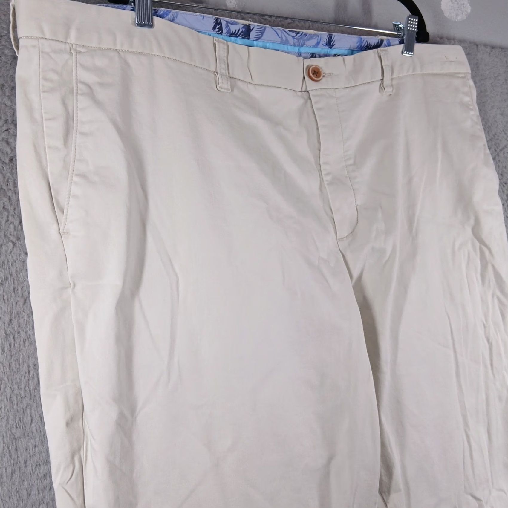 Tommy Bahama Tommy Bahama Boracay Chino Pants Cotton Blend Stretch 46x30 Khaki Stone Casual, Travel Mens Big & Tall 46 Ivory Solid 90s Era Not Applicable Size US 30 / EU 46 - 6 Thumbnail