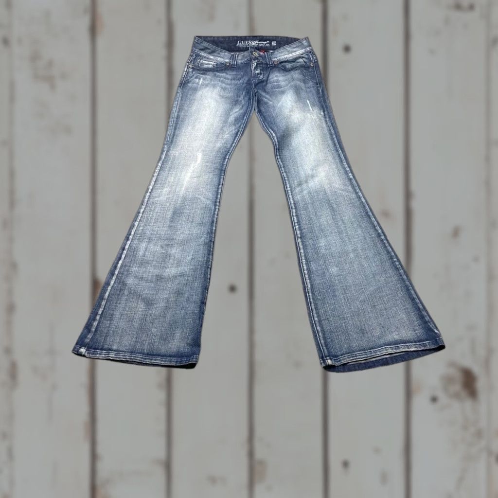 VINTAGE Guess Daredevil Women's Flare Leg Jeans 29x34 Distressed 8175 Denim Blue 5-Pocket Regular Hips Ladies Mens Womens