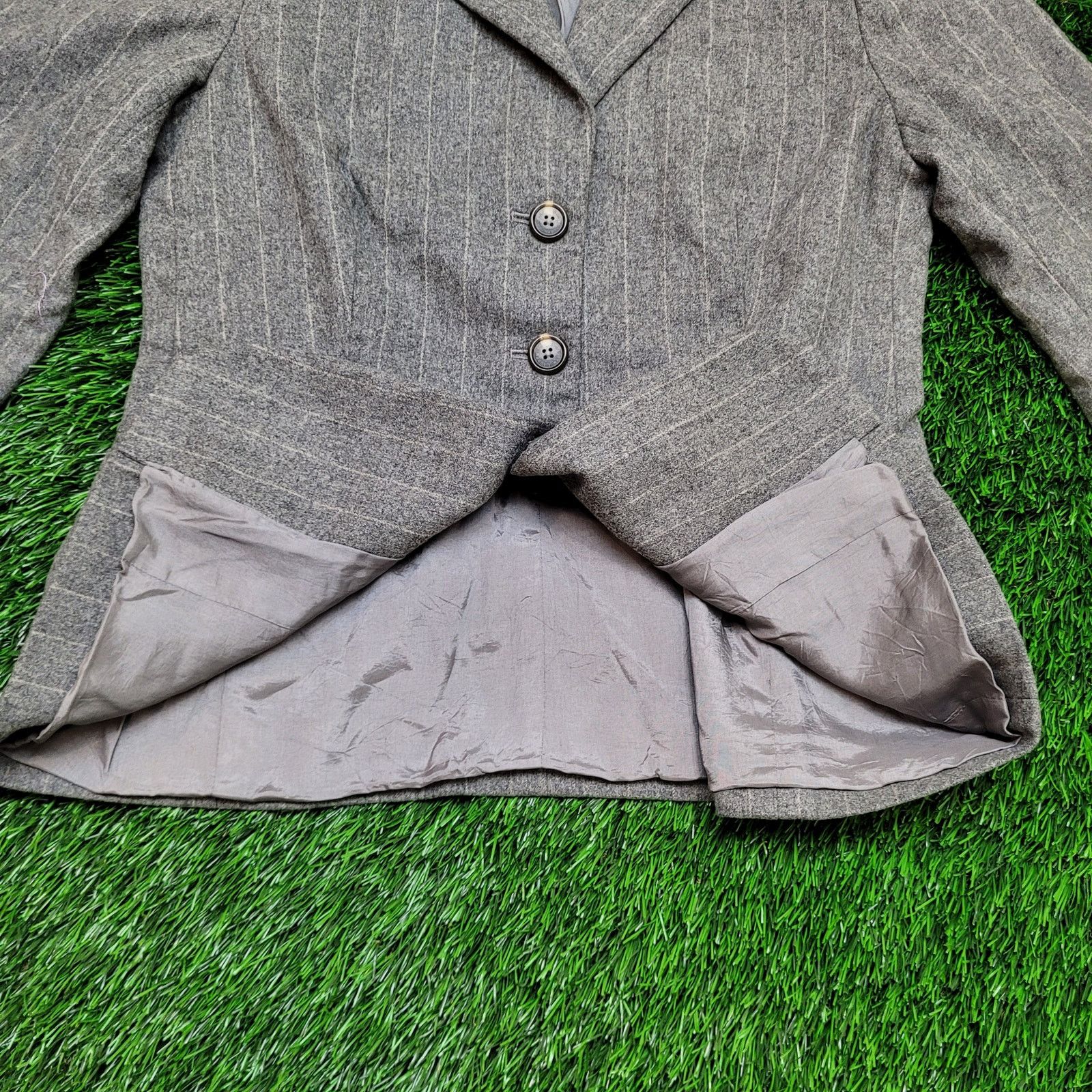 Lauren Ralph Lauren VTG Lauren Ralph Lauren Pinstripe Blazer Women 10P Lambswool Size L / US 10 / IT 46 - 4 Thumbnail