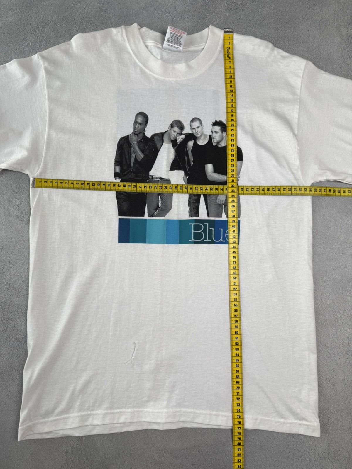 Band Tees Vintage Blue Band T-Shirt One Love Tour 2002 size L Size US L / EU 52-54 / 3 - 13 Thumbnail