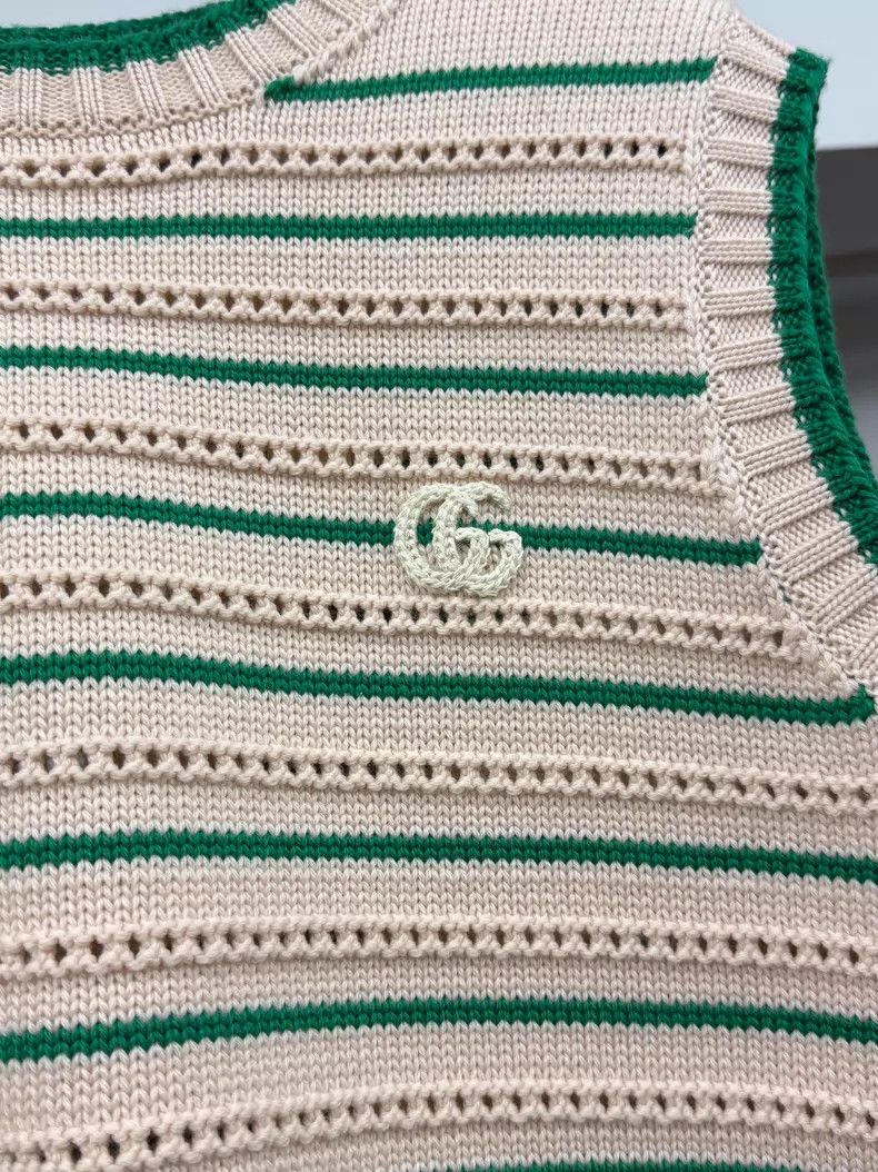 Gucci Gucci White and green striped vest Size M / US 6-8 / IT 42-44 - 2 Thumbnail