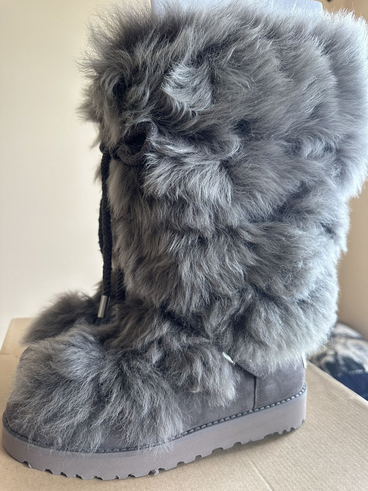 Ugg UGG Classic Posh Short Fur Boots - Thunder Cloud Size US 8 / IT 38 - 7 Thumbnail