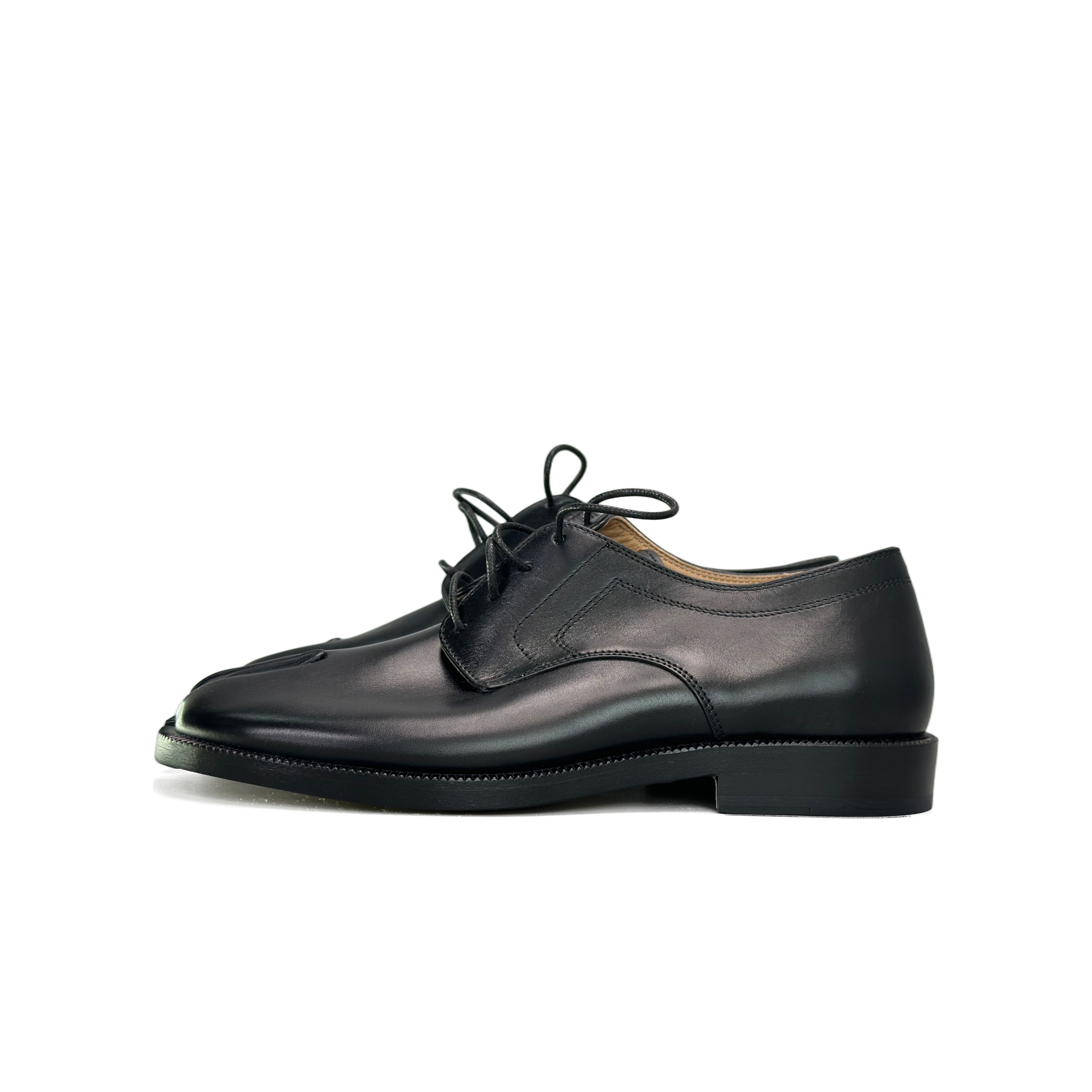 Maison Margiela Tabi Lace-Up Shoes | Grailed
