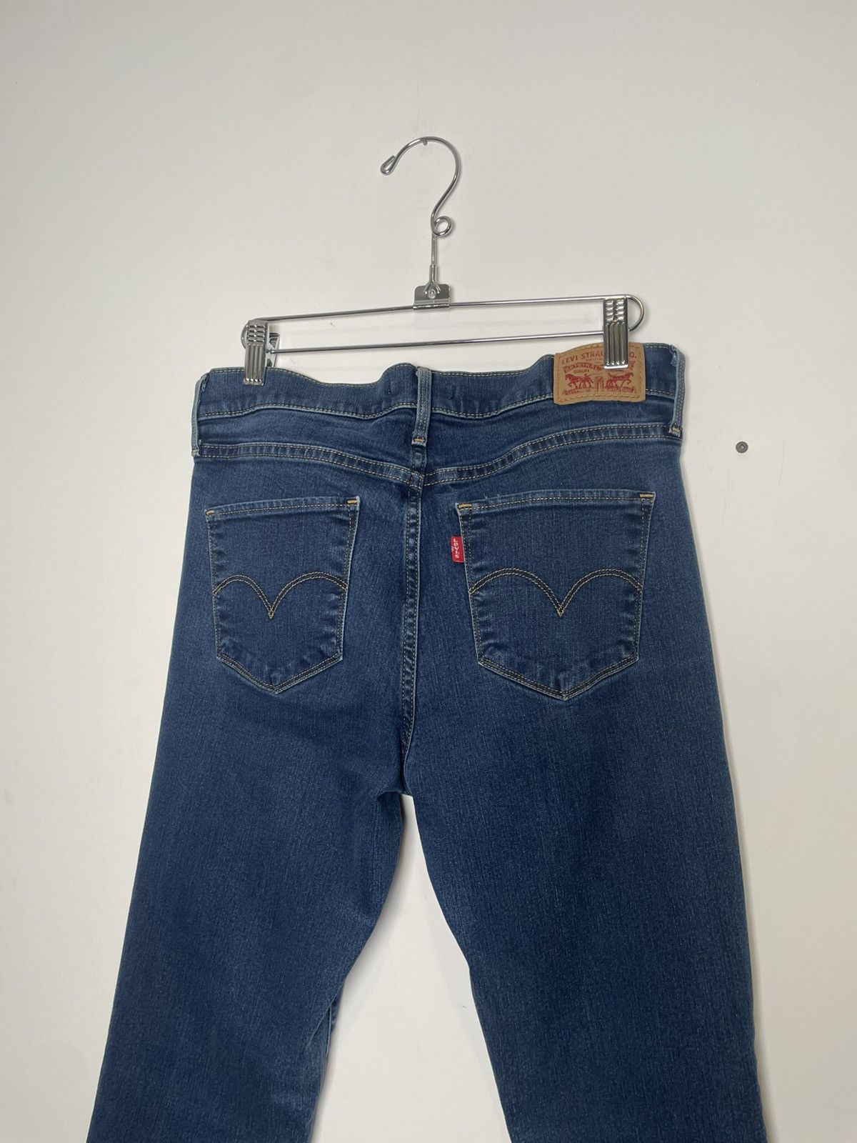 Levi's Levi’s 312 Shaping Slim Jeans Mid-Wash Blue 30 Size US 30 / EU 46 - 3 Thumbnail