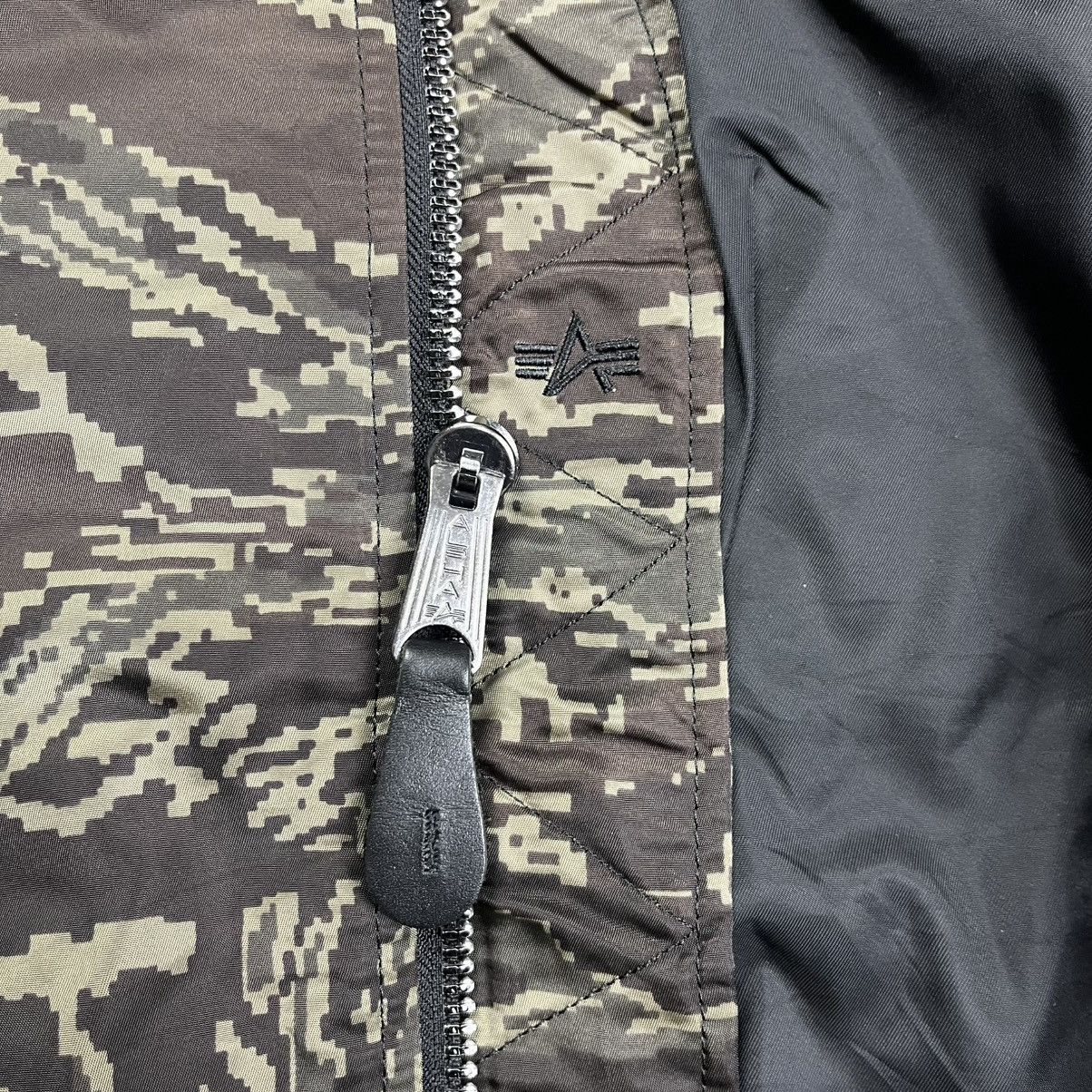 Alpha Industries Alpha industries digital camouflage Ma-1 bomber jacket Size US XL / EU 56 / 4 - 7 Thumbnail