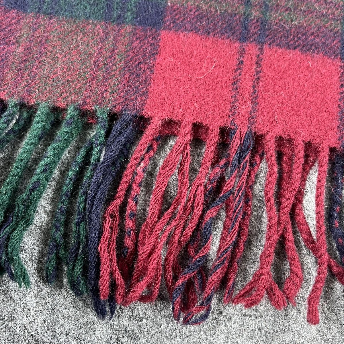 Begg & Co. Scarf / Muffler / Neckwear T1065
