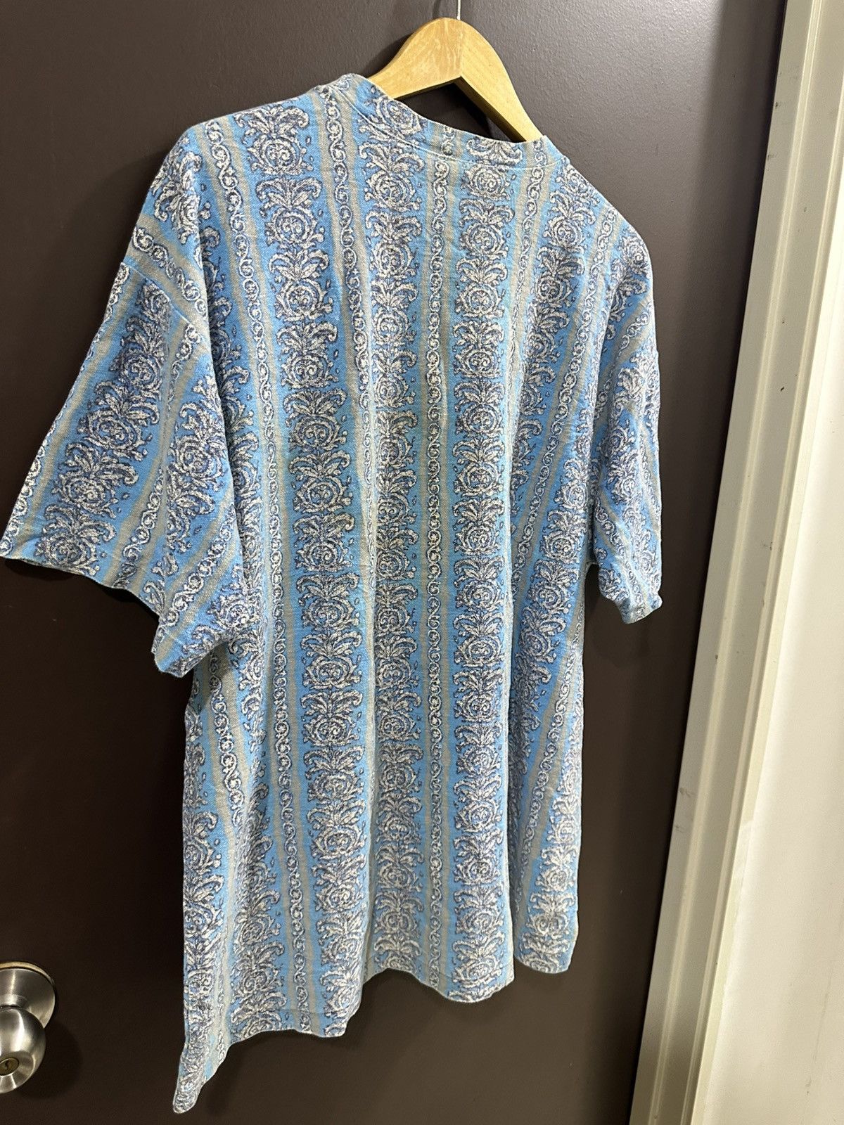 Vintage Vintage 1990 Local Motion Surf Tribal Patterned Tee Size US XL / EU 56 / 4 - 11 Thumbnail