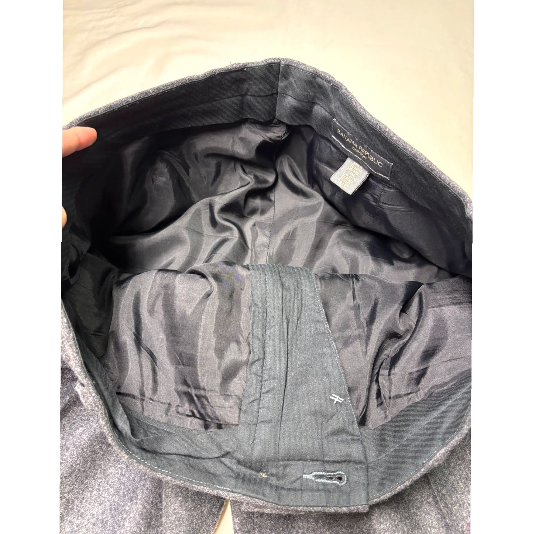 Banana Republic Banana Republic Dawson Mens Charcoal Gray Wool Blend Cargo Pants 38x28 Pants Mens Wool Blend Cargo Gray 38 28 Banana Republic Dawson Size US 38 / EU 54 - 4 Thumbnail