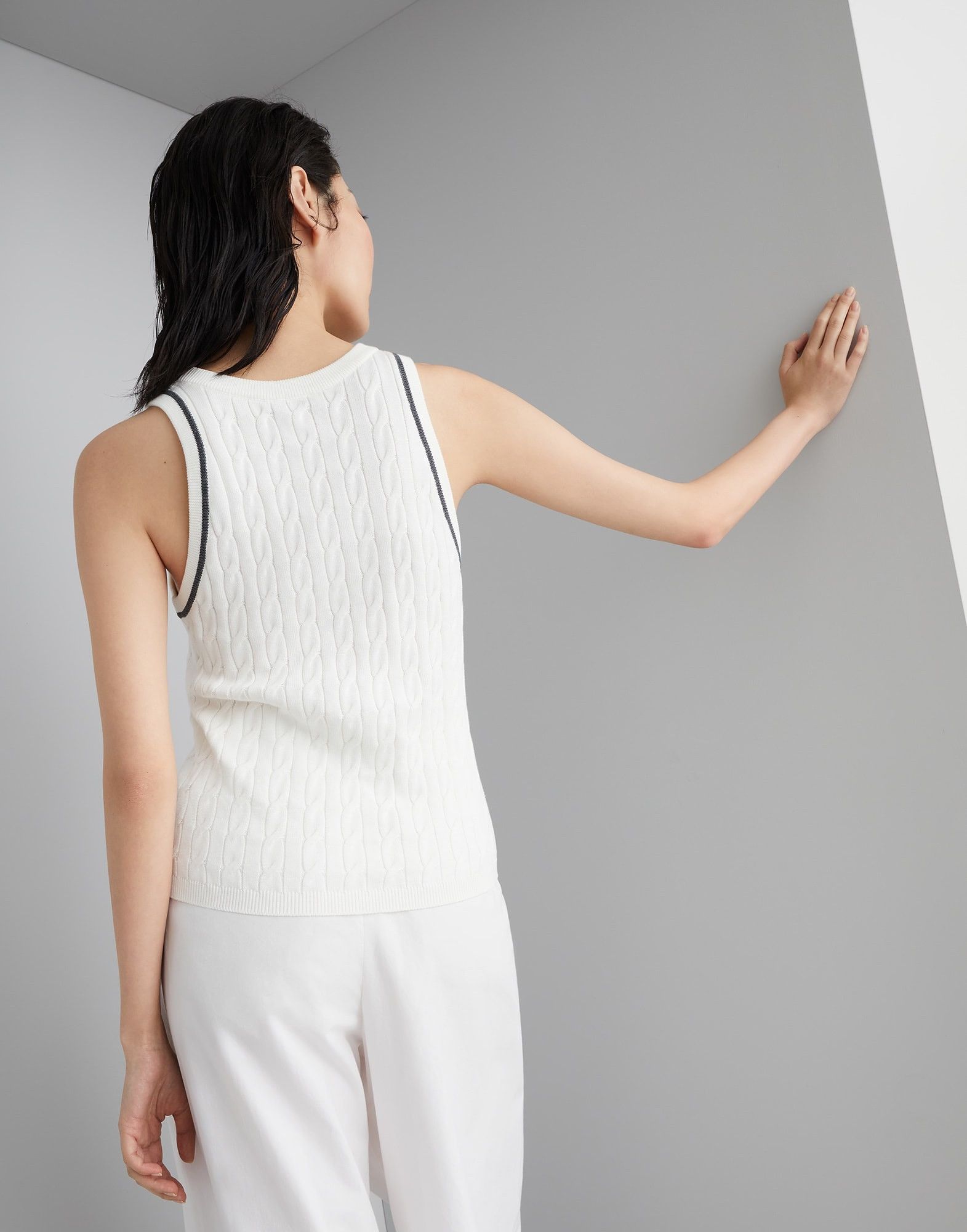 Brunello Cucinelli o1w1db10825 Knitted Vest in Open White Size S / US 4 / IT 40 - 2 Thumbnail