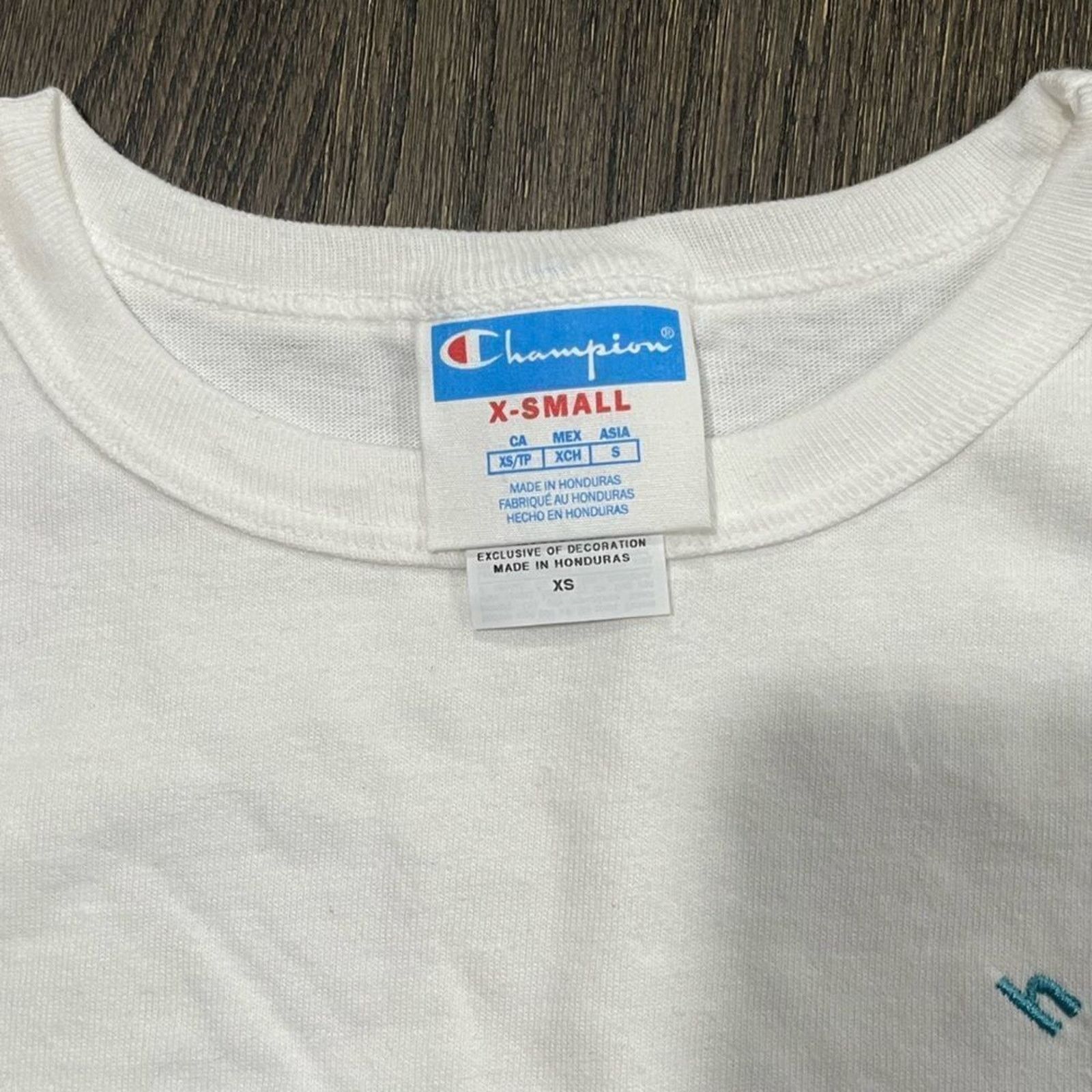 Champion NWT Champion White Graphic Crop Top - Size XS Size XS / US 0-2 / IT 36-38 - 3 Thumbnail