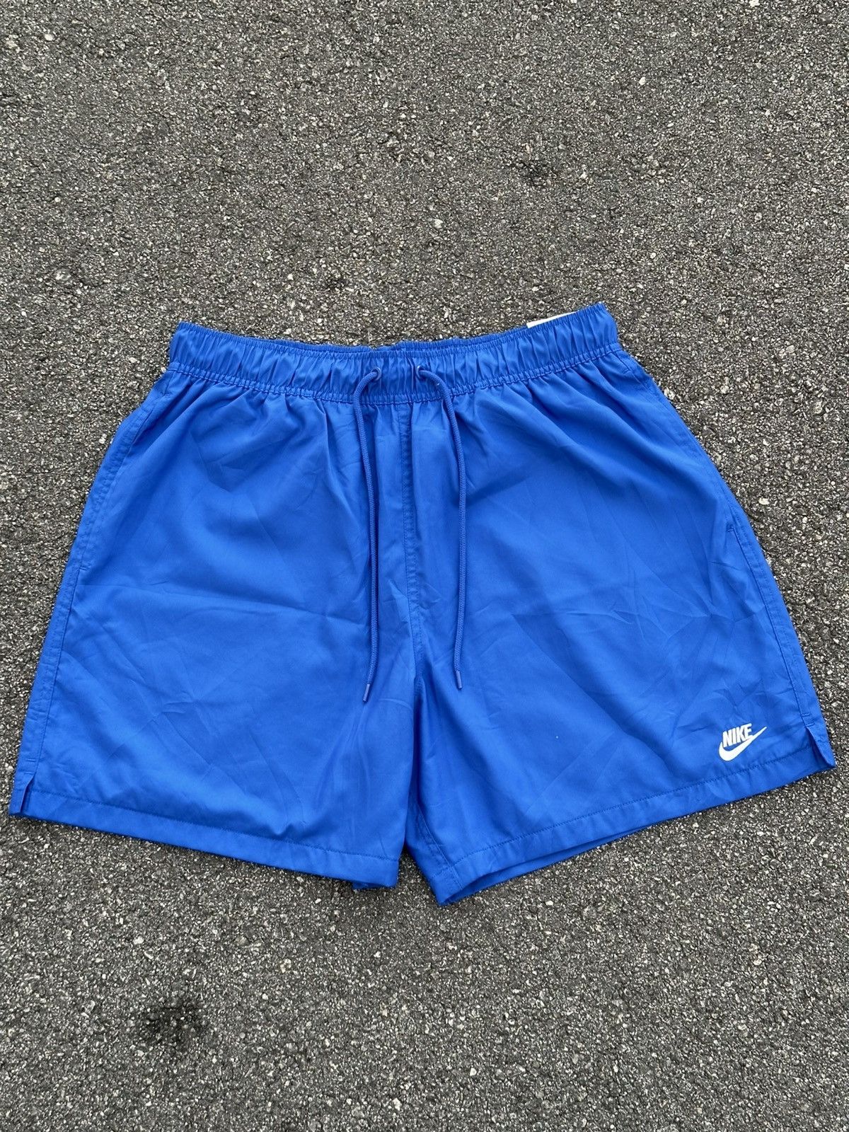 Nike Nike Club Men's Woven Flow Shorts in Game Royal blue. Size US 30 / EU 46 - 2 Thumbnail