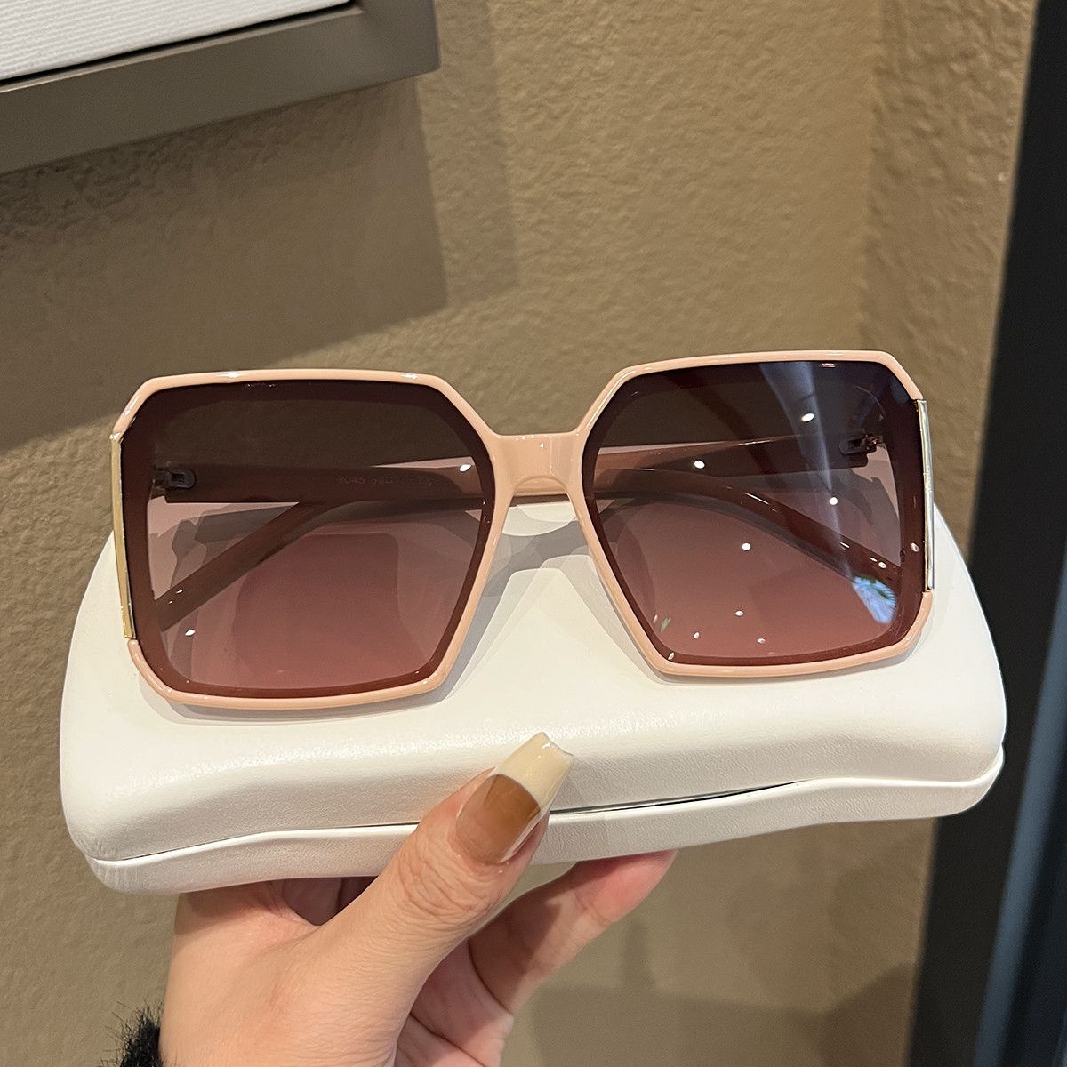VIBE New Design Street ins style custom avant-garde sunglasses Size ONE SIZE - 1 Thumbnail