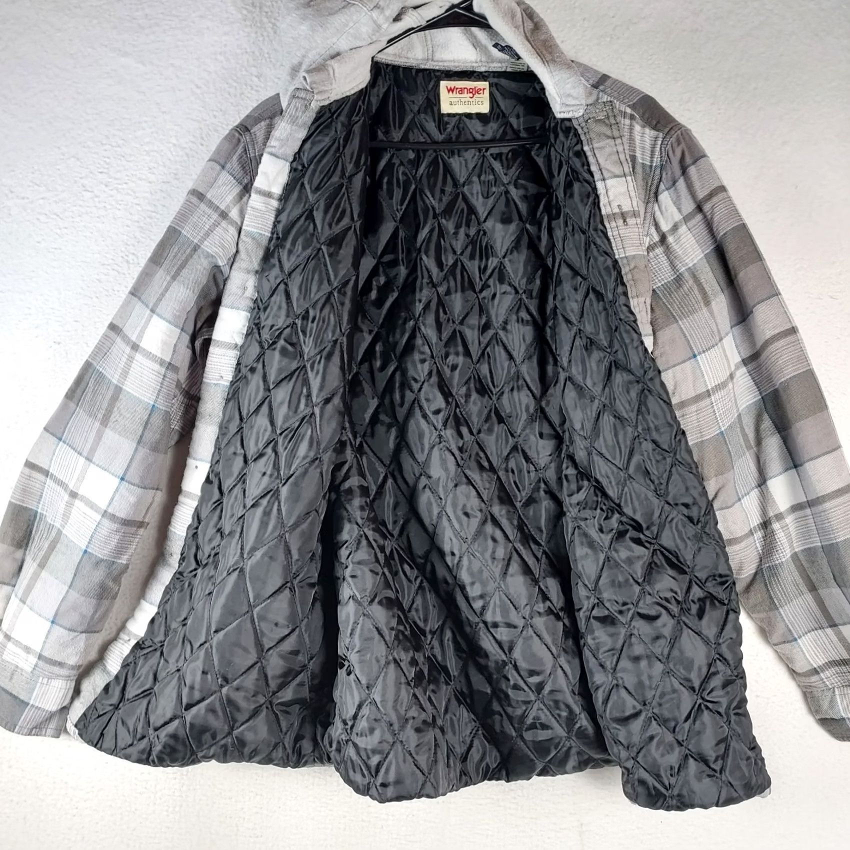 Wrangler Wrangler Authentics Men’s Quilted Hooded Flannel Shirt Jacket Gray Plaid Medium Size US M / EU 48-50 / 2 - 4 Thumbnail