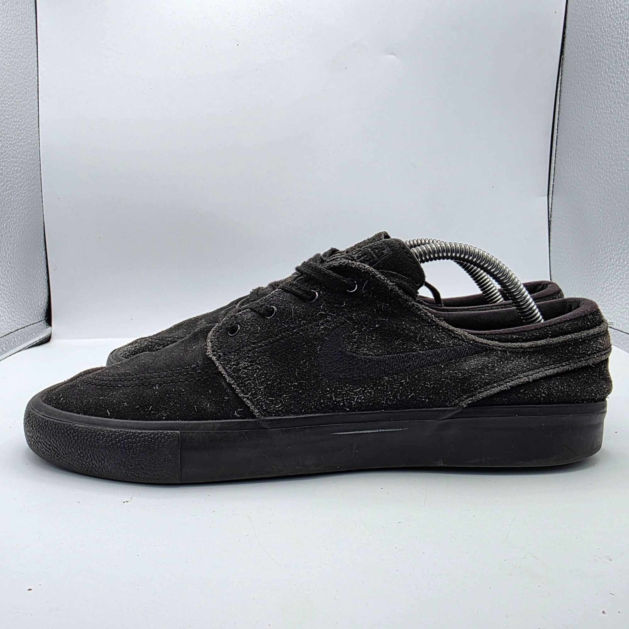 Nike Nike SB Zoom Stefan Janoski Mens Size 10 Triple Black Sneake Size US 10 / EU 43 - 13 Thumbnail