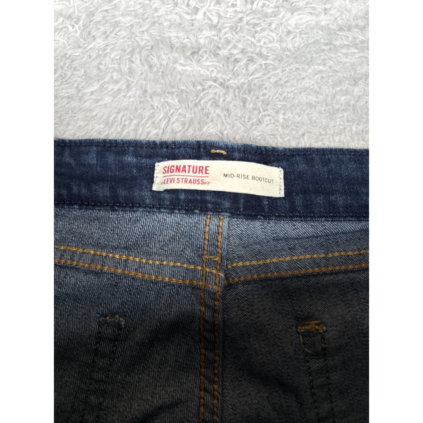 Levi's Levi's Jeans Women Bootcut 10 Adult Blue Denim Mid Rise 30x30 Signature 5-Pocket Distressed Cotton Blend Size 32" / US 10 / IT 46 - 6 Thumbnail