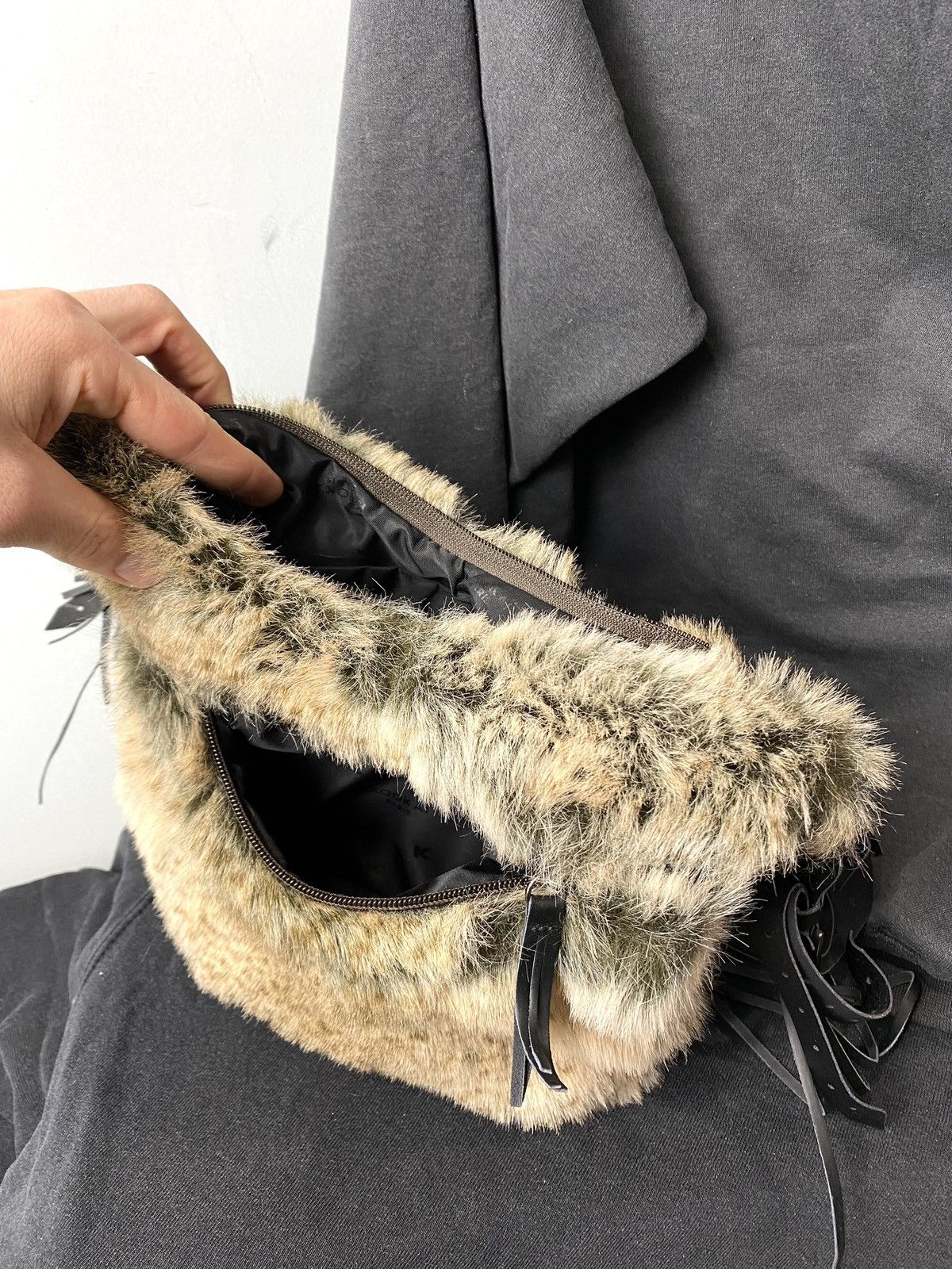 Vintage Vintage Fuzzy Mohair Y2K Bag Japan Style Size ONE SIZE - 8 Thumbnail