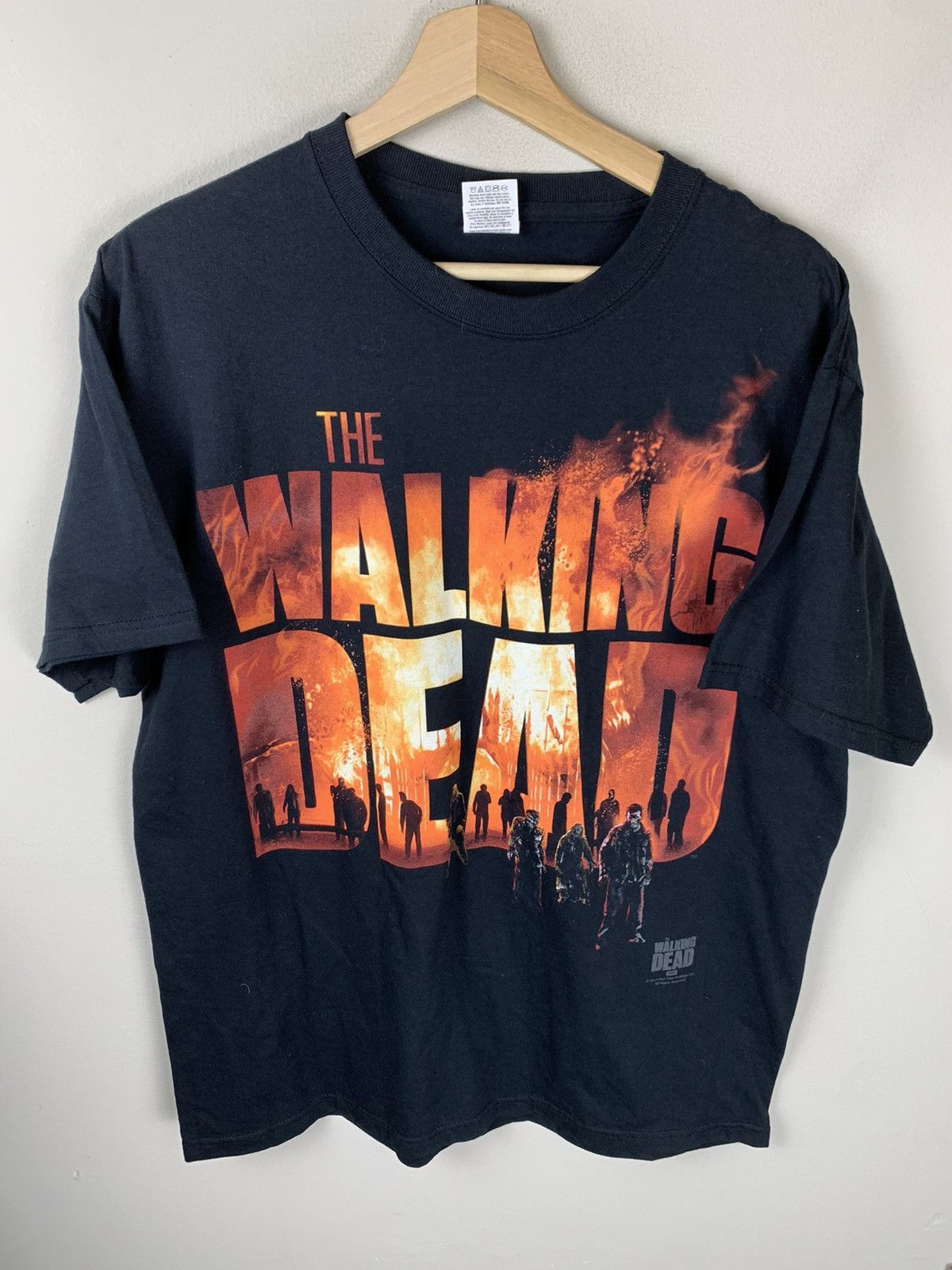 Vintage Vintage Walking Dead Fire Logo Tee Size US L / EU 52-54 / 3 - 1 Thumbnail