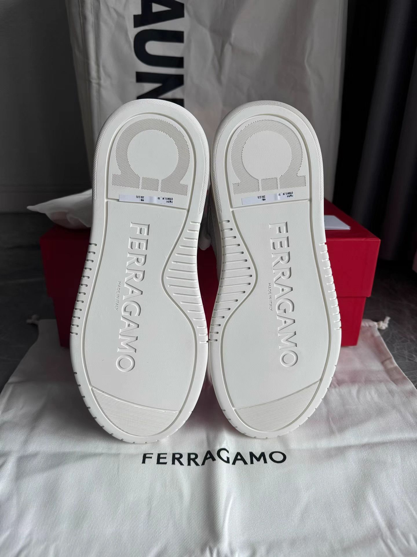 Salvatore Ferragamo Ferragamo Casual Sneakers K6 Size US 9 / IT 39 - 5 Thumbnail
