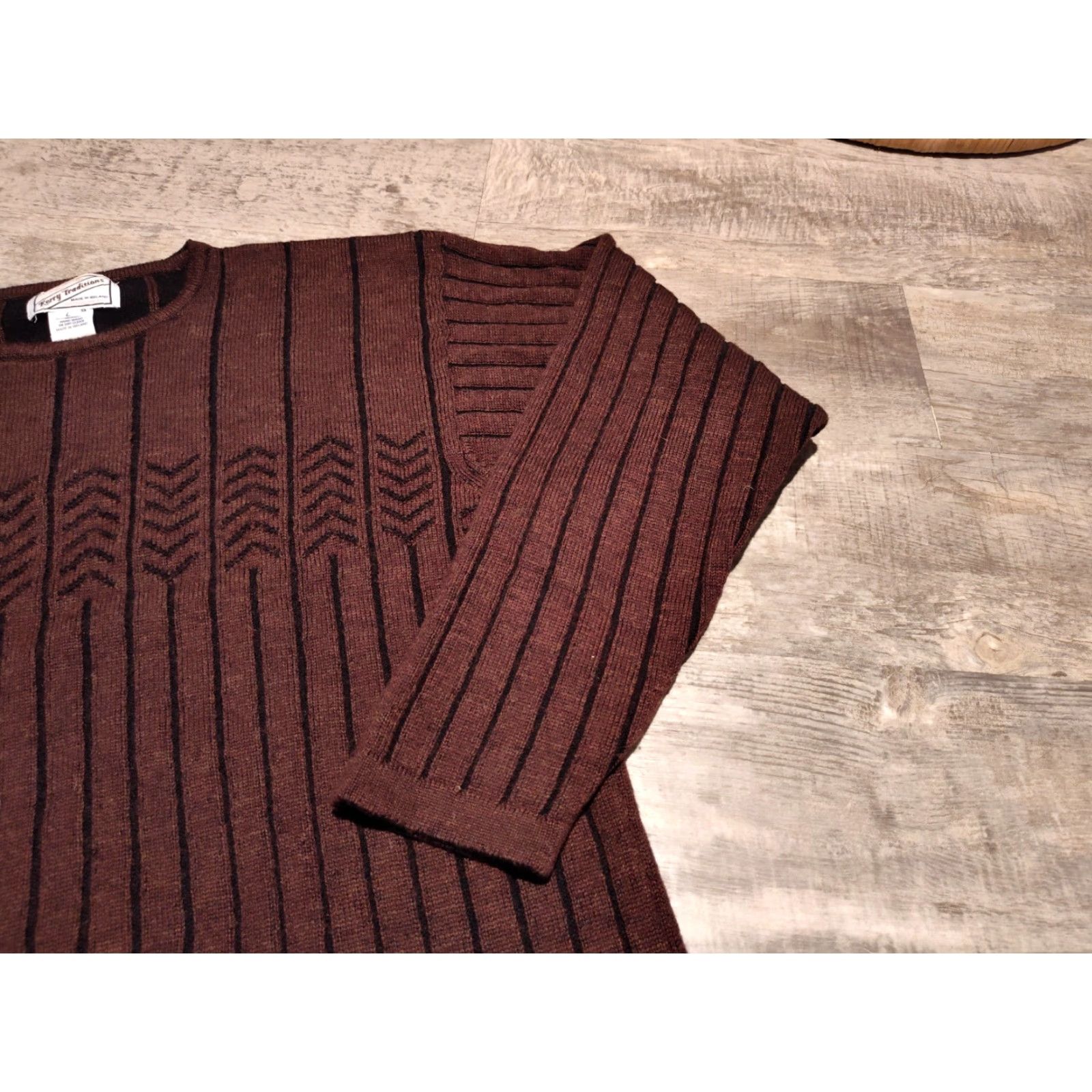 MILLY VINTAGE Kerry Traditions Ireland Mens Sweater Pullover 100% New Wool Brown Crew Neck Casual Winter Fall Spring 80s 90s Size US L / EU 52-54 / 3 - 2 Thumbnail