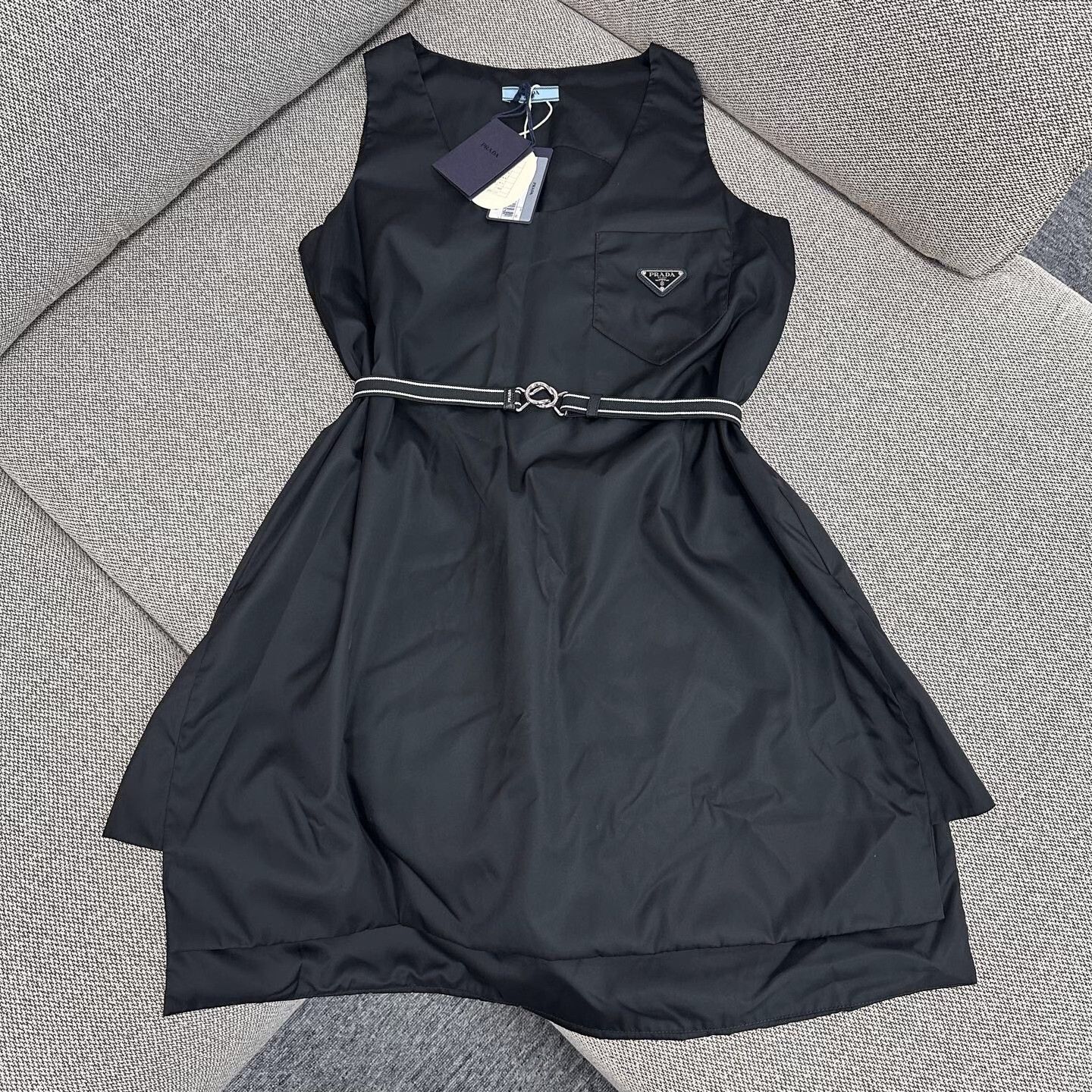 Prada Prada T-Shirt L Women Size L / US 10 / IT 46 - 1 Thumbnail