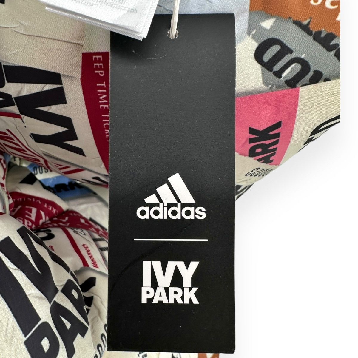 Adidas × Ivy Park NWT Ivy Park White Mixed Print Padded Ski Scarf Size ONE SIZE - 6 Thumbnail