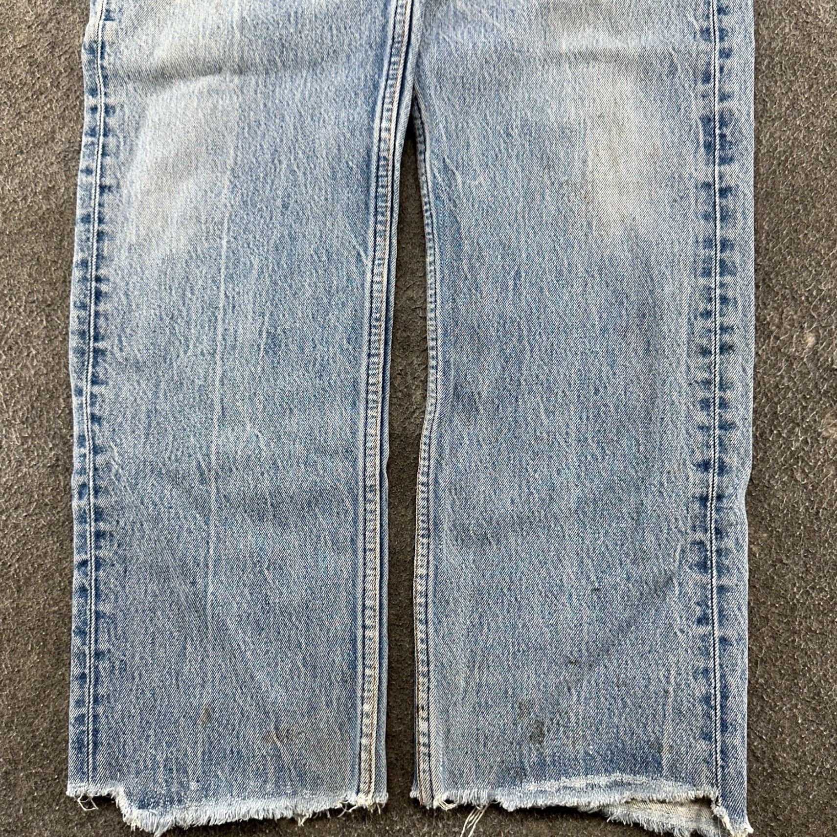 Levi's VINTAGE Levi's 501 Jeans Mens 34x31 Blue Regular Light Wash 90s USA Made Distressed Button Fly 5-Pocket Size US 34 / EU 50 - 3 Thumbnail