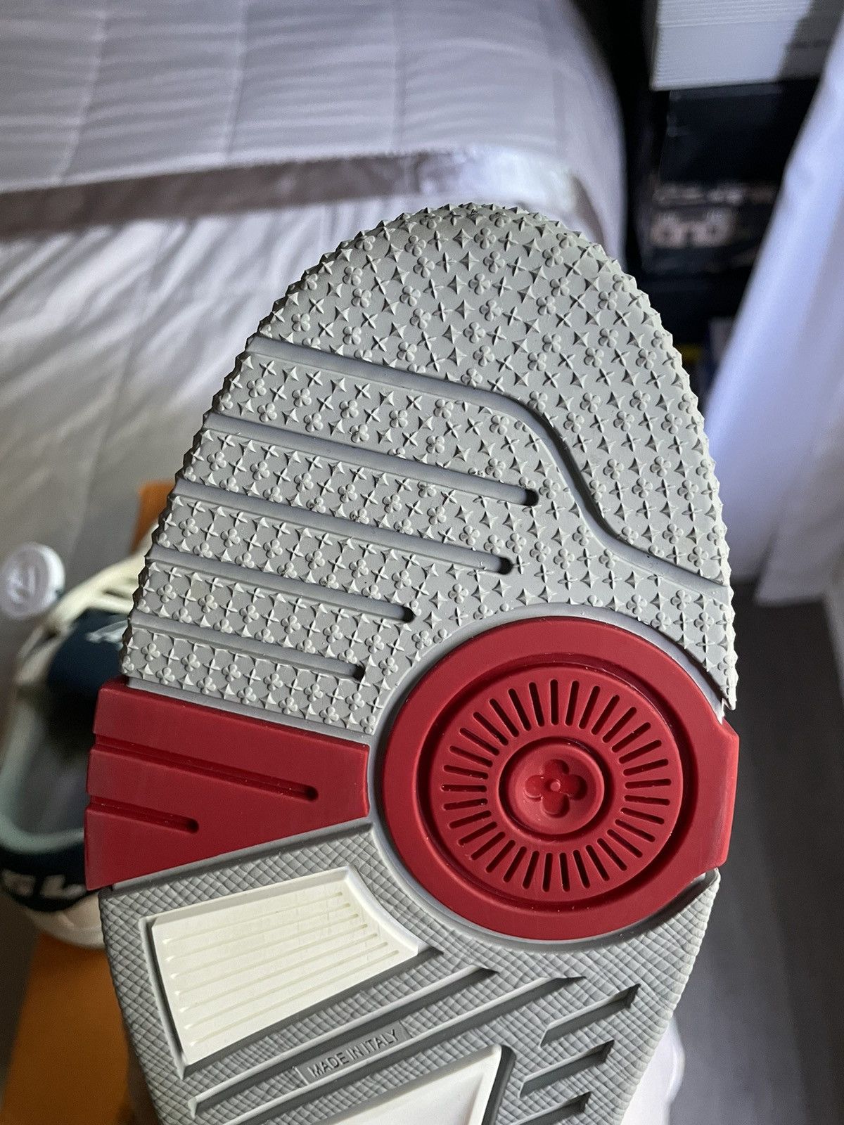 Louis Vuitton Louis Vuitton New York City Of Dreams Trainer Sneaker Size US 10.5 / EU 43-44 - 17 Thumbnail
