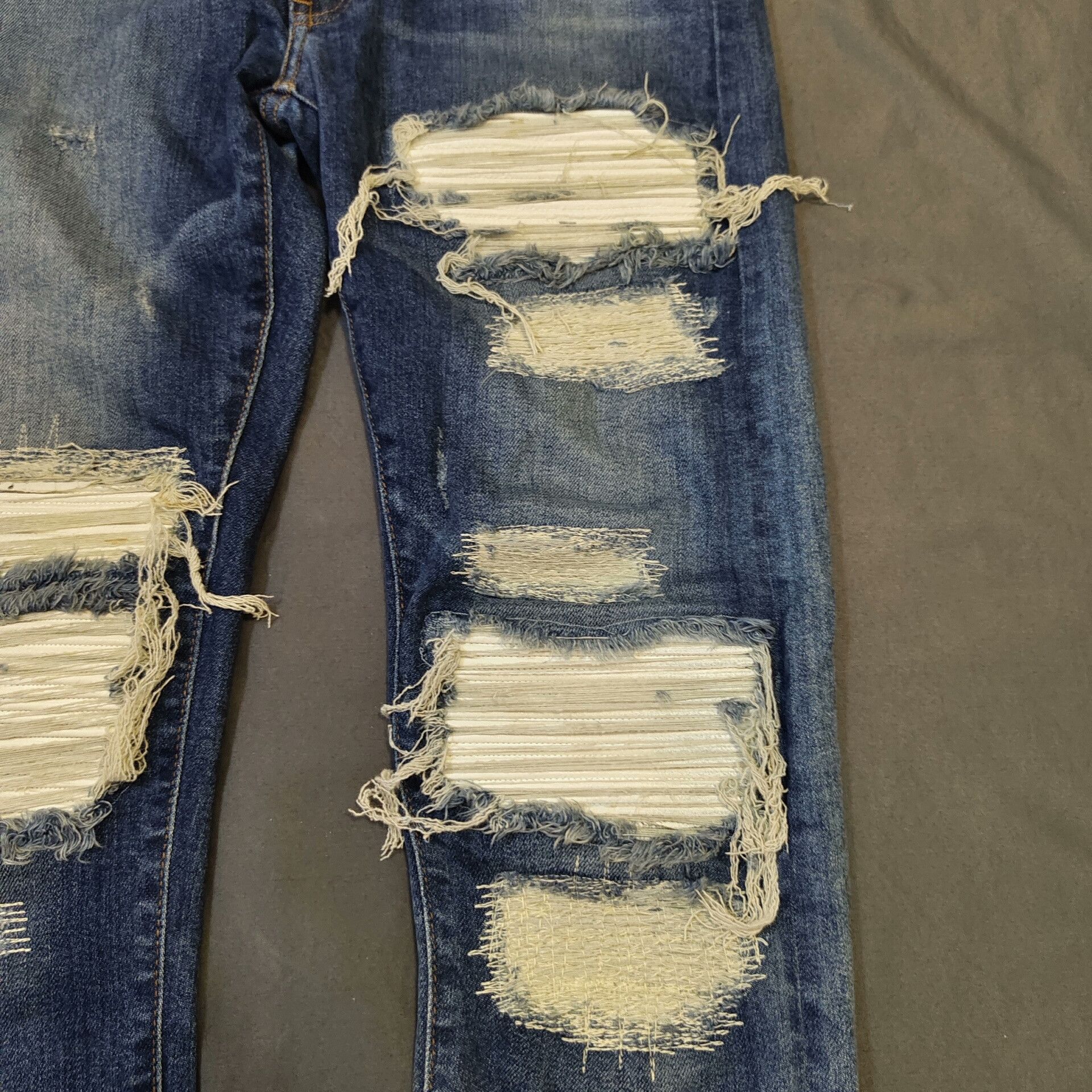 Amiri amiri distressed blue and white jeans Size US 30 / EU 46 - 4 Thumbnail