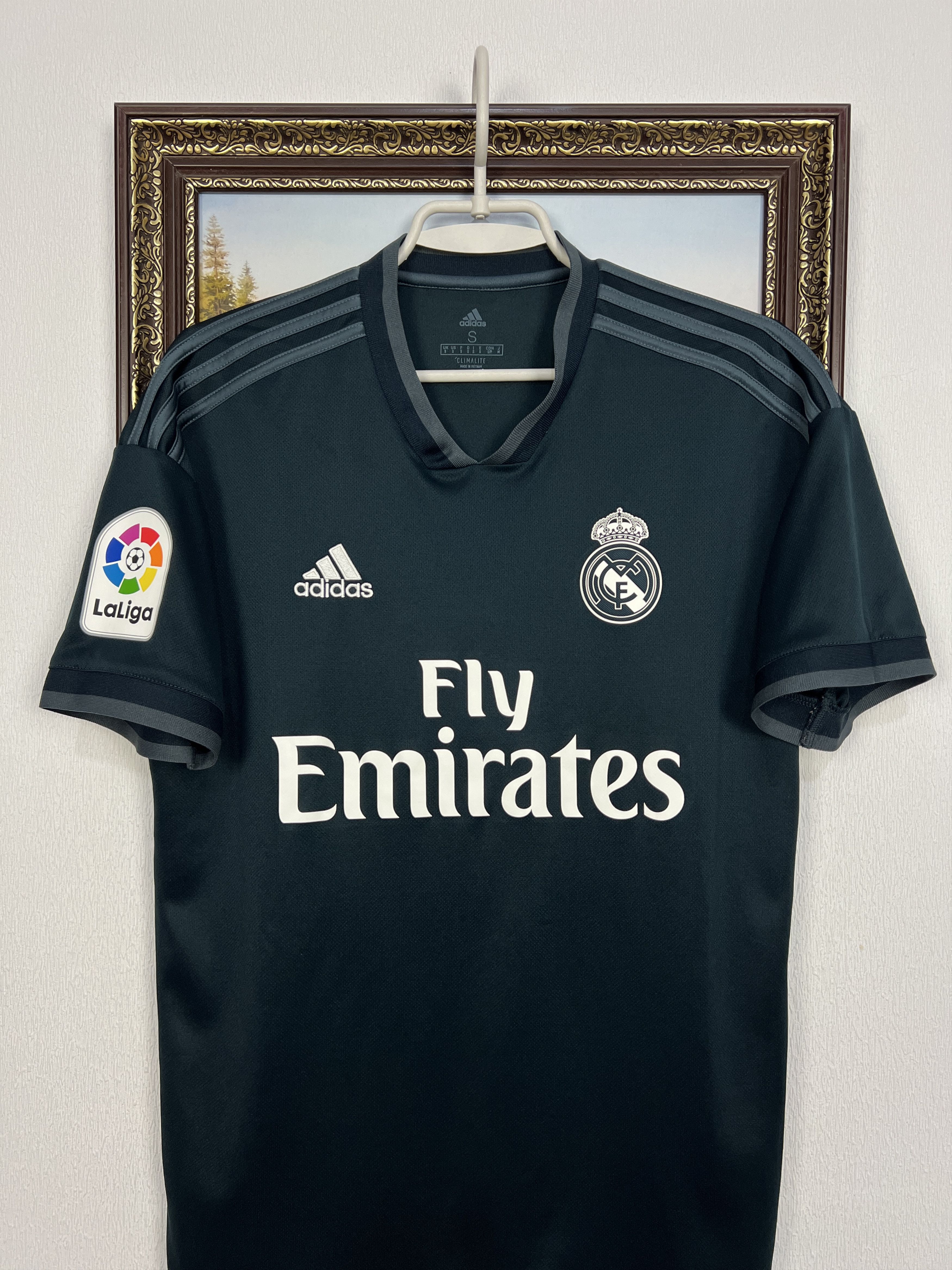Adidas Real Madrid Away football shirt 2018 Soccer Adidas Jersey Size US S / EU 44-46 / 1 - 2 Thumbnail
