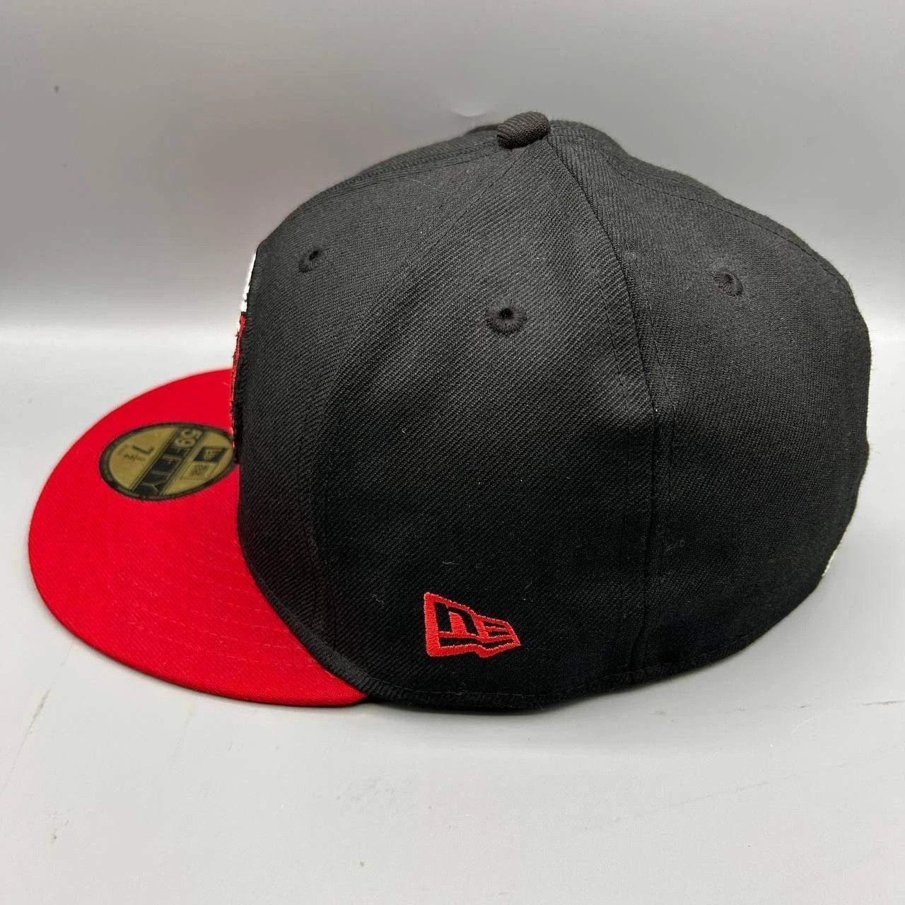 New Era Mishka Keep Watch Eyeball Hat Men 7 1/2 Black Fitted Wool Size ONE SIZE - 6 Thumbnail