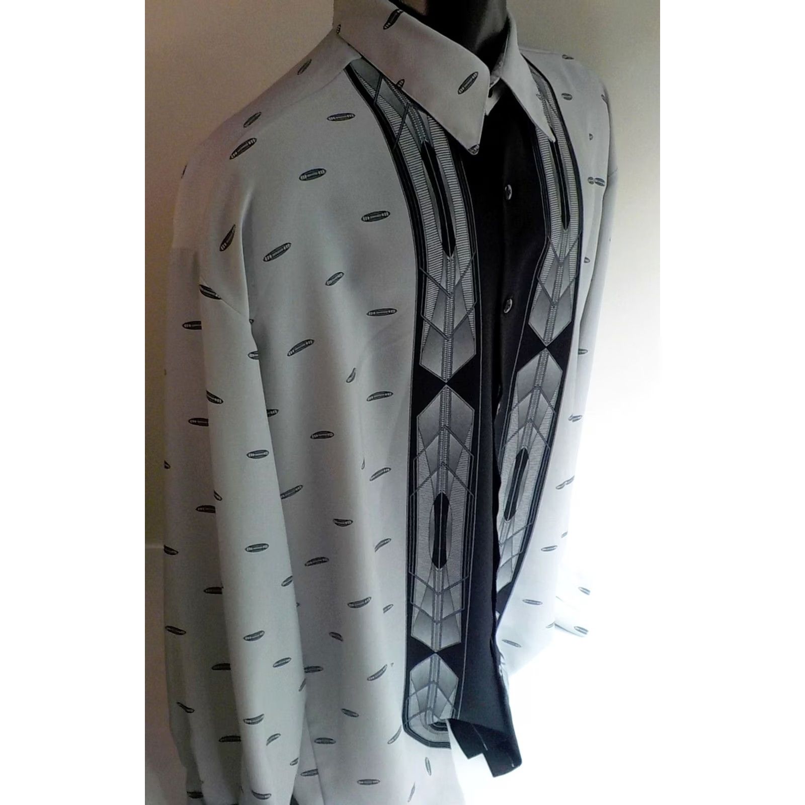 Vintage VTG Monzini Collection LS Shirt Button-Front Gray Black SZ XL USA Mens Long Sleeve Oblong Print Polyester Regular -TBD- Size US XL / EU 56 / 4 - 3 Thumbnail