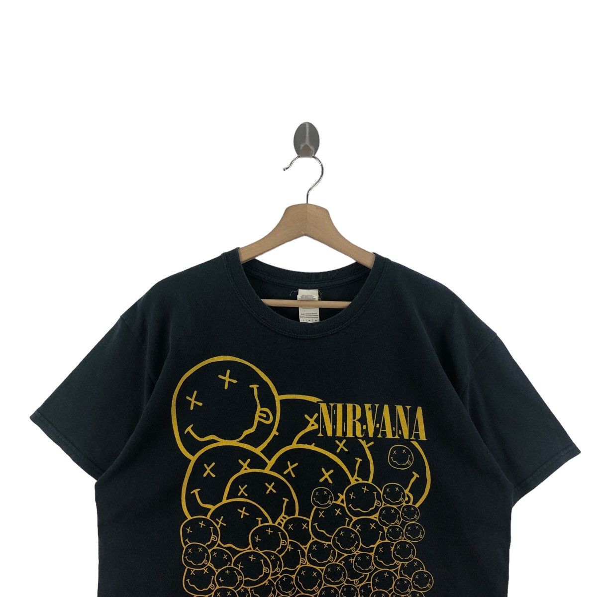 Nirvana × Vintage Pick!! Vtg Y2K NIRVANA Many Smile Rock Faded Tee Tshirt Size US L / EU 52-54 / 3 - 3 Thumbnail