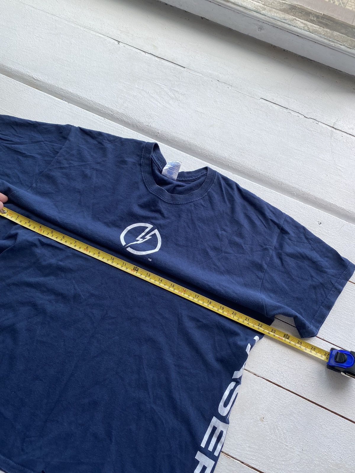 Other 🔥VNTG Taser x2 Axon Electrical Weapon Gun Logo Art Tee Mens Size US L / EU 52-54 / 3 - 8 Thumbnail