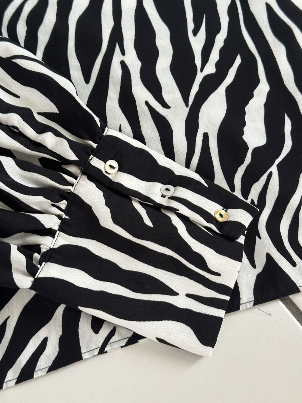 Vintage Vintage Zebra Pattern Blouse Long Sleeve Size L / US 10 / IT 46 - 2 Thumbnail