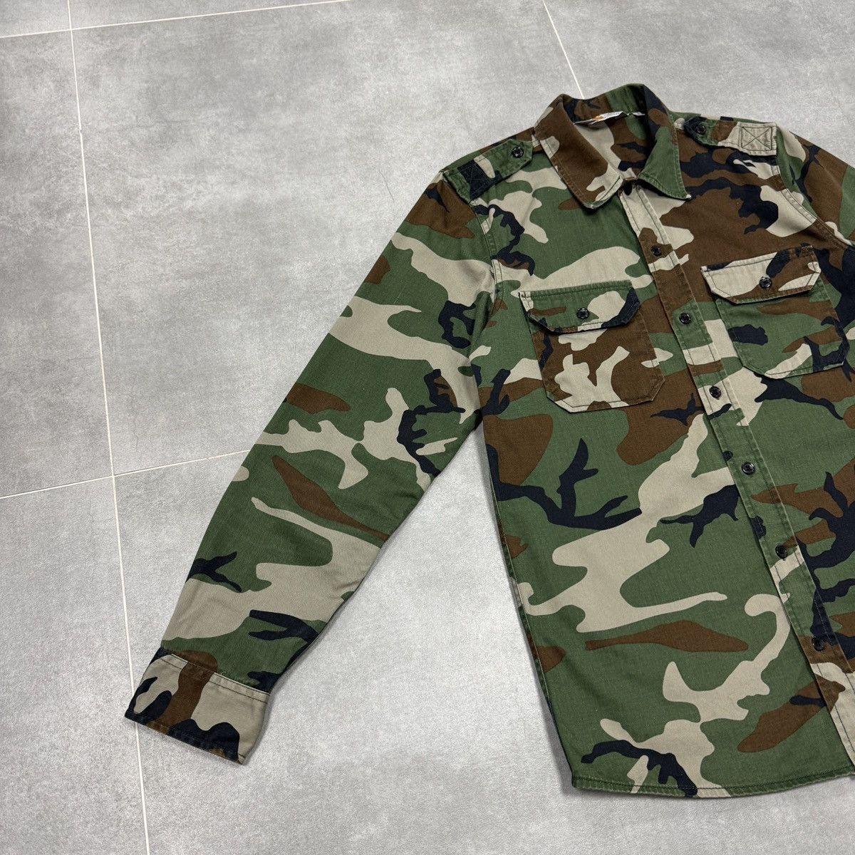Carhartt Wip Carhartt WIP L/S Military Shirt Button Camouflage Men Size M Size US M / EU 48-50 / 2 - 4 Thumbnail