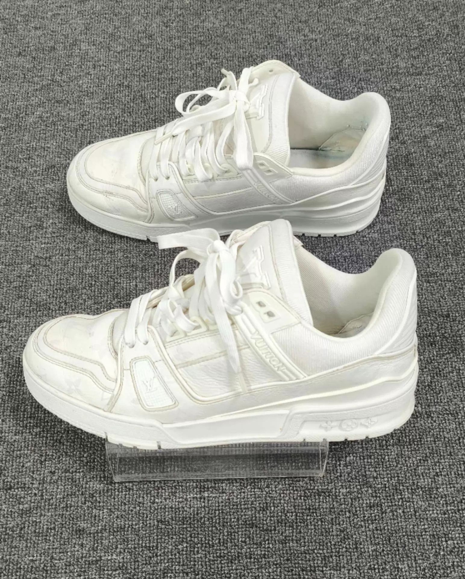 Louis Vuitton LV White All Over Print Trainer Sneaker 40 Size US 7 / EU 40 - 4 Thumbnail