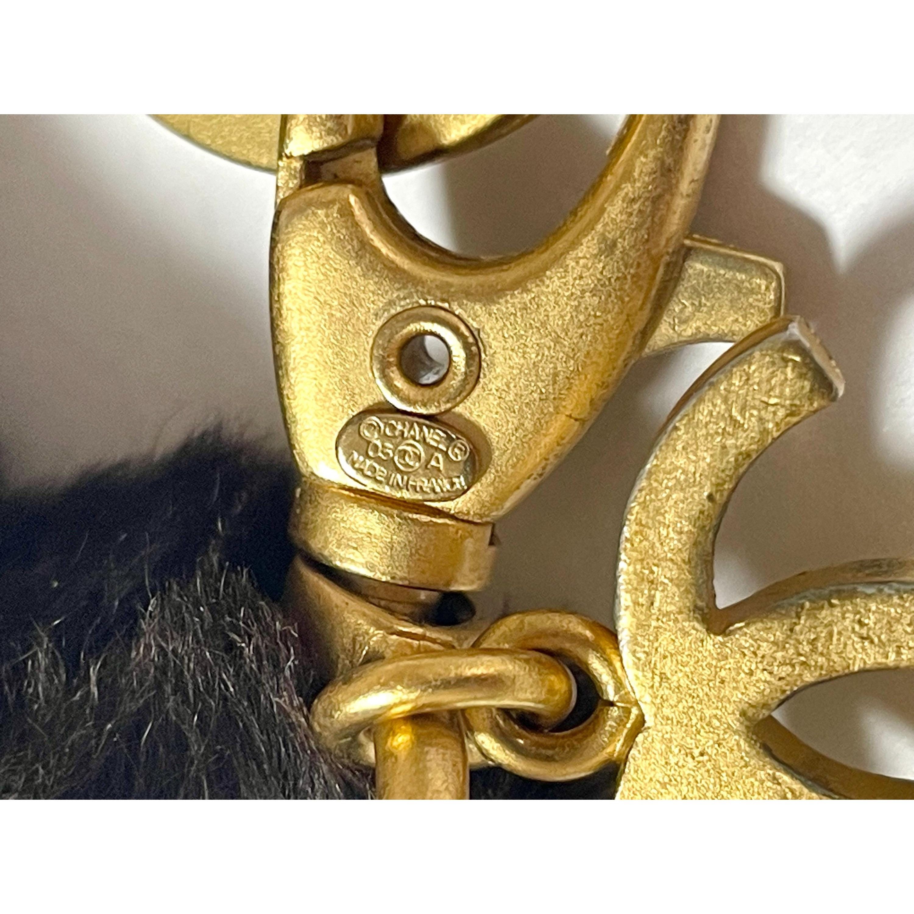 Chanel Vintage Chanel brown rabbit fur key strap, keyring with CC Size ONE SIZE - 5 Thumbnail