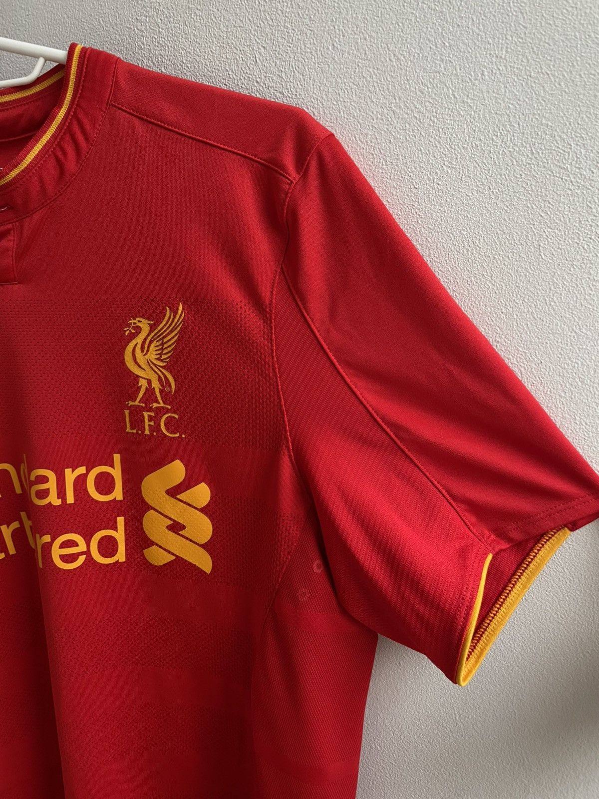 Vintage Liverpool 2016 2017 Home Football Shirt Soccer Jersey Size US M / EU 48-50 / 2 - 4 Thumbnail