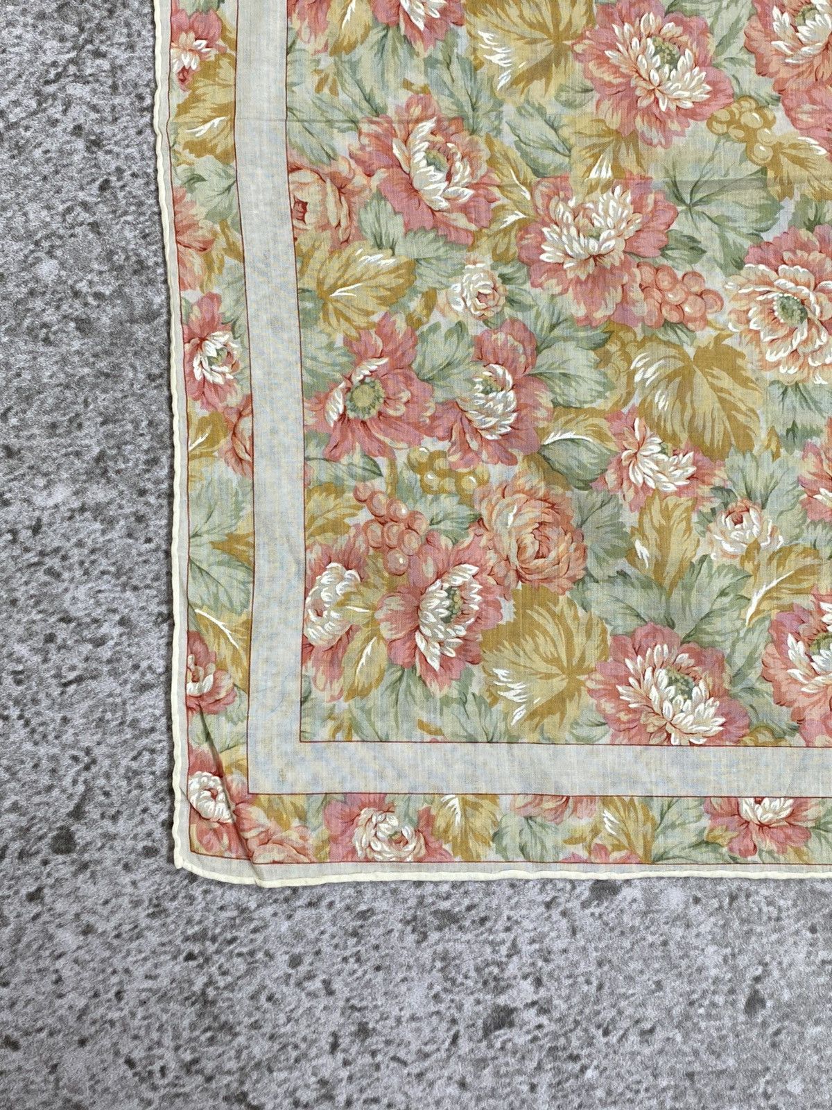 Yves Saint Laurent Yves Saint Laurent Handkerchief / Bandana / Neckerchief Size ONE SIZE - 4 Thumbnail