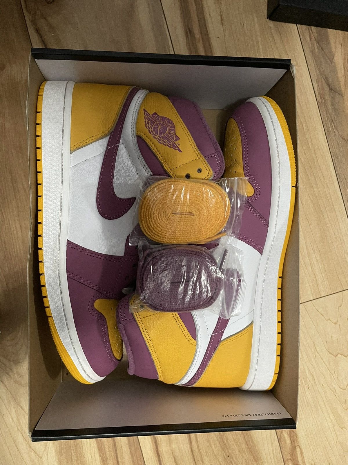 Jordan Brand Jordan 1 brotherhood size 9/5 Size US 9.5 / EU 42-43 - 6 Thumbnail