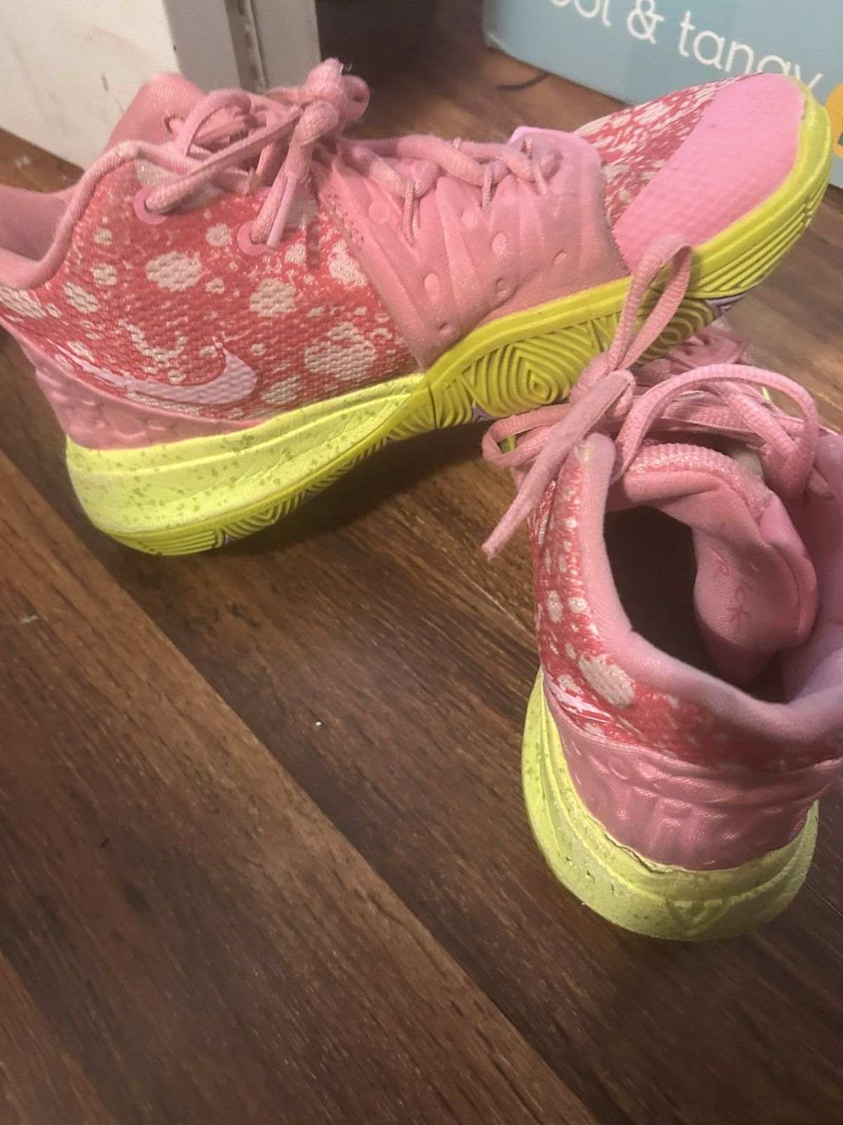 Nike Nike Kyrie Irving’s SpongeBobs size 6.5 Size US 6.5 / EU 39-40 - 7 Thumbnail