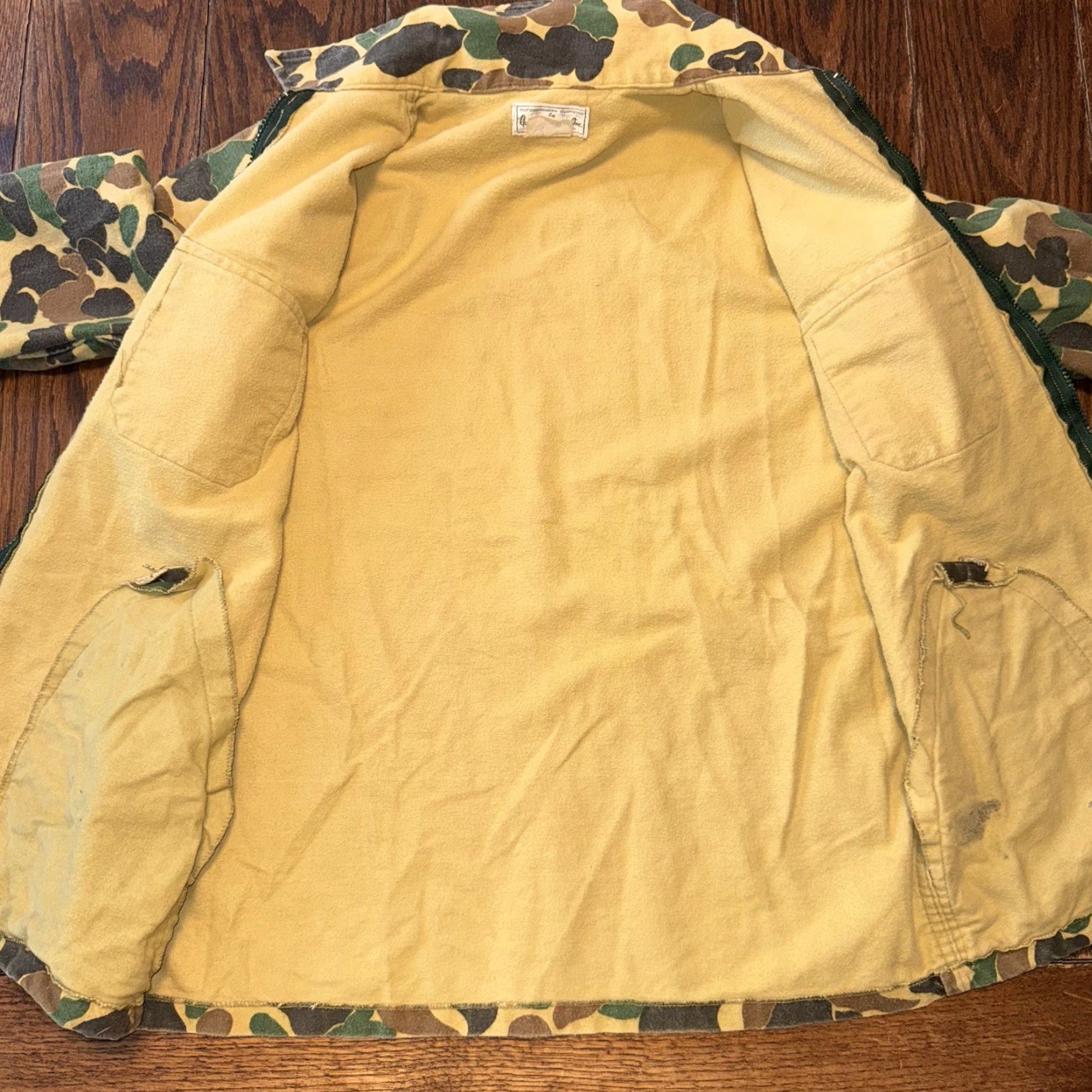Vintage VINTAGE 80’s Gander Mountain Clothing Camouflage Full Zip Chamois Men’s Shirt Medium Jacket Bomber Style Mens Size US M / EU 48-50 / 2 - 7 Thumbnail
